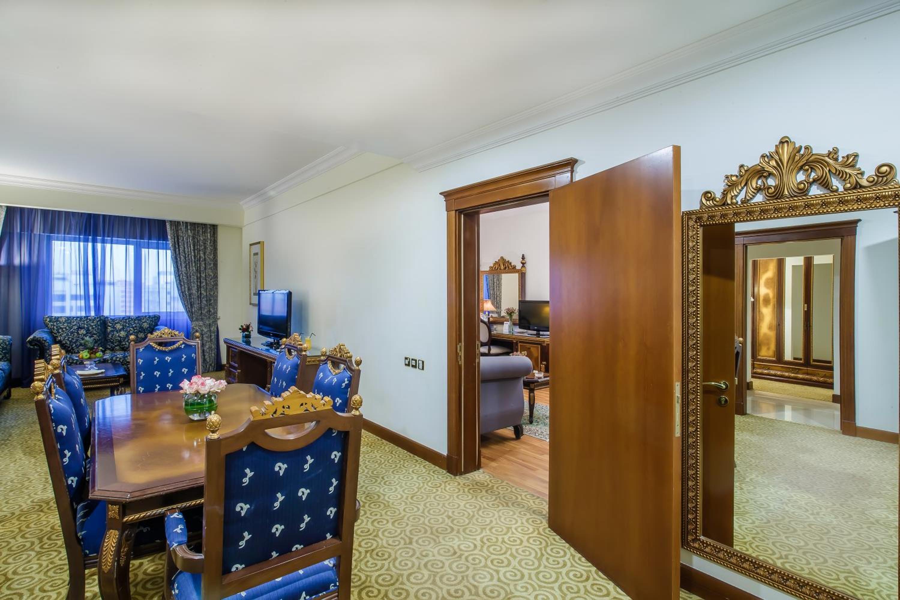 Executive One-Bedroom Suite, 25% Off F&B