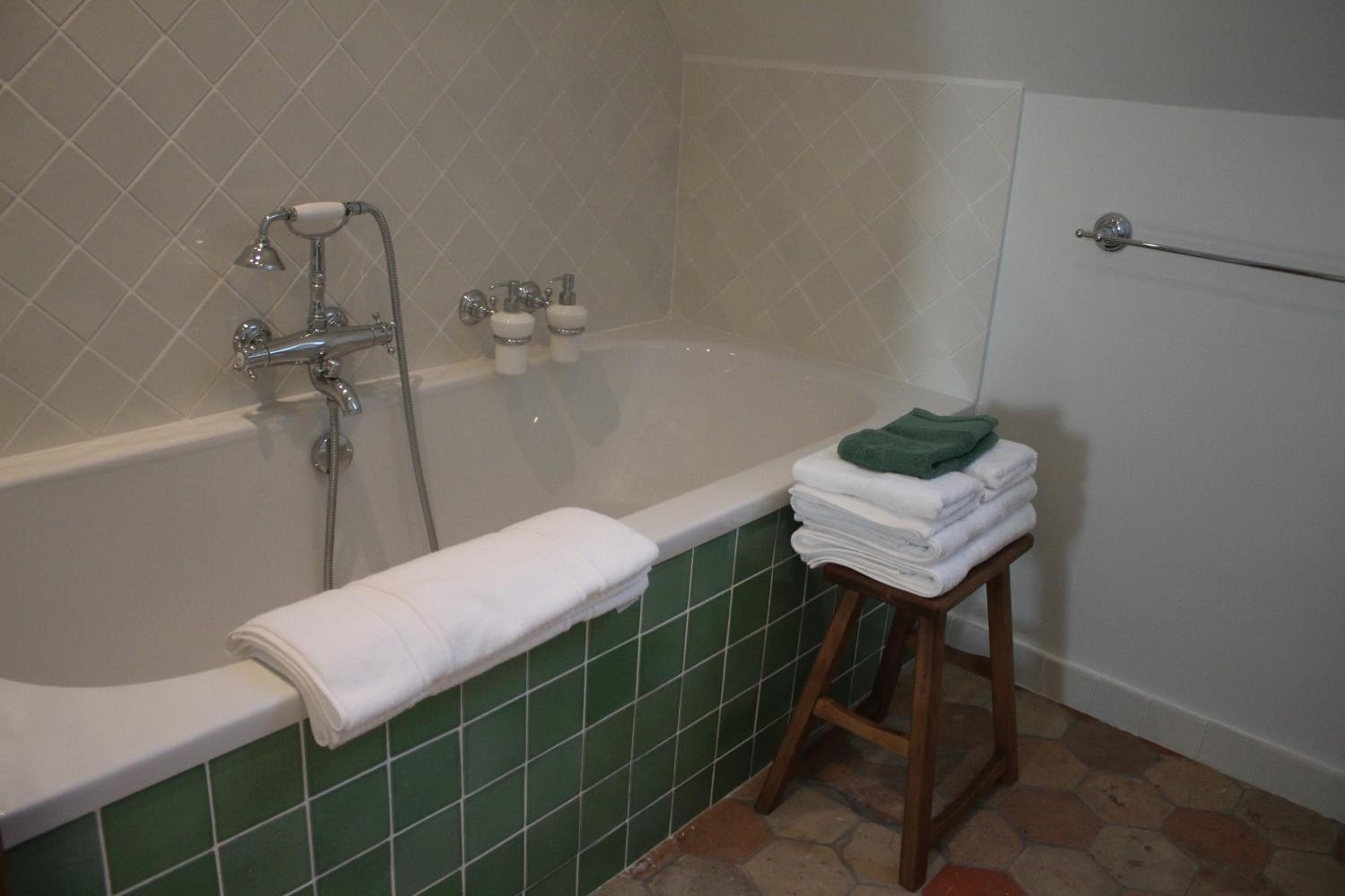 Twin Room with Garden View - Photo 4