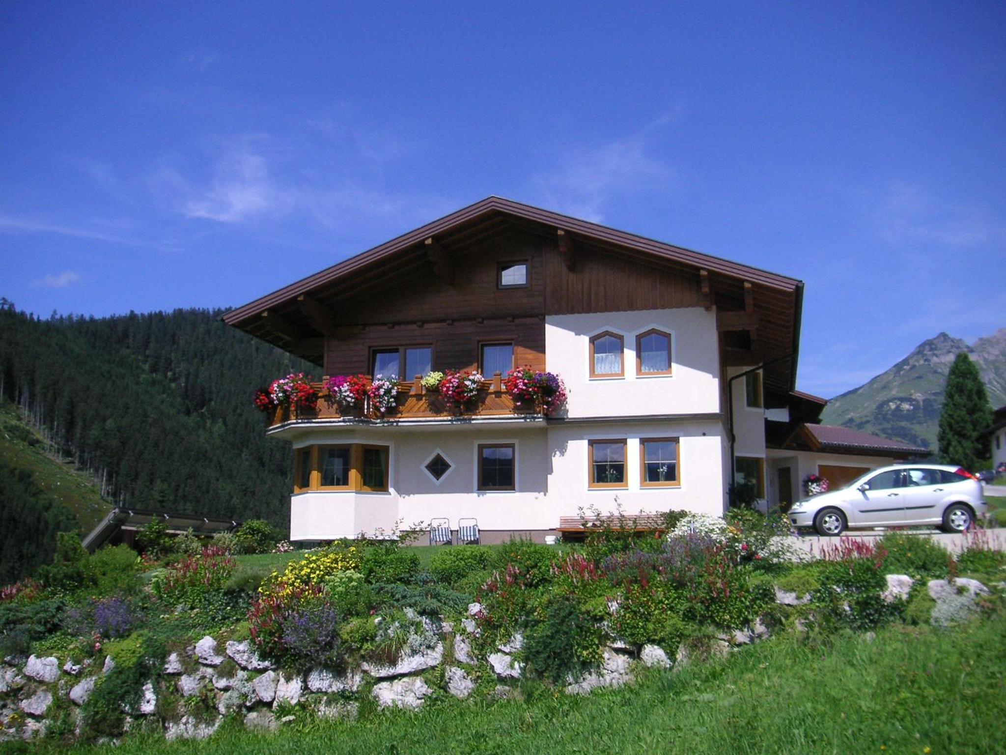 Two-Bedroom Apartment (2-3 Adults) with Balcony photo 3