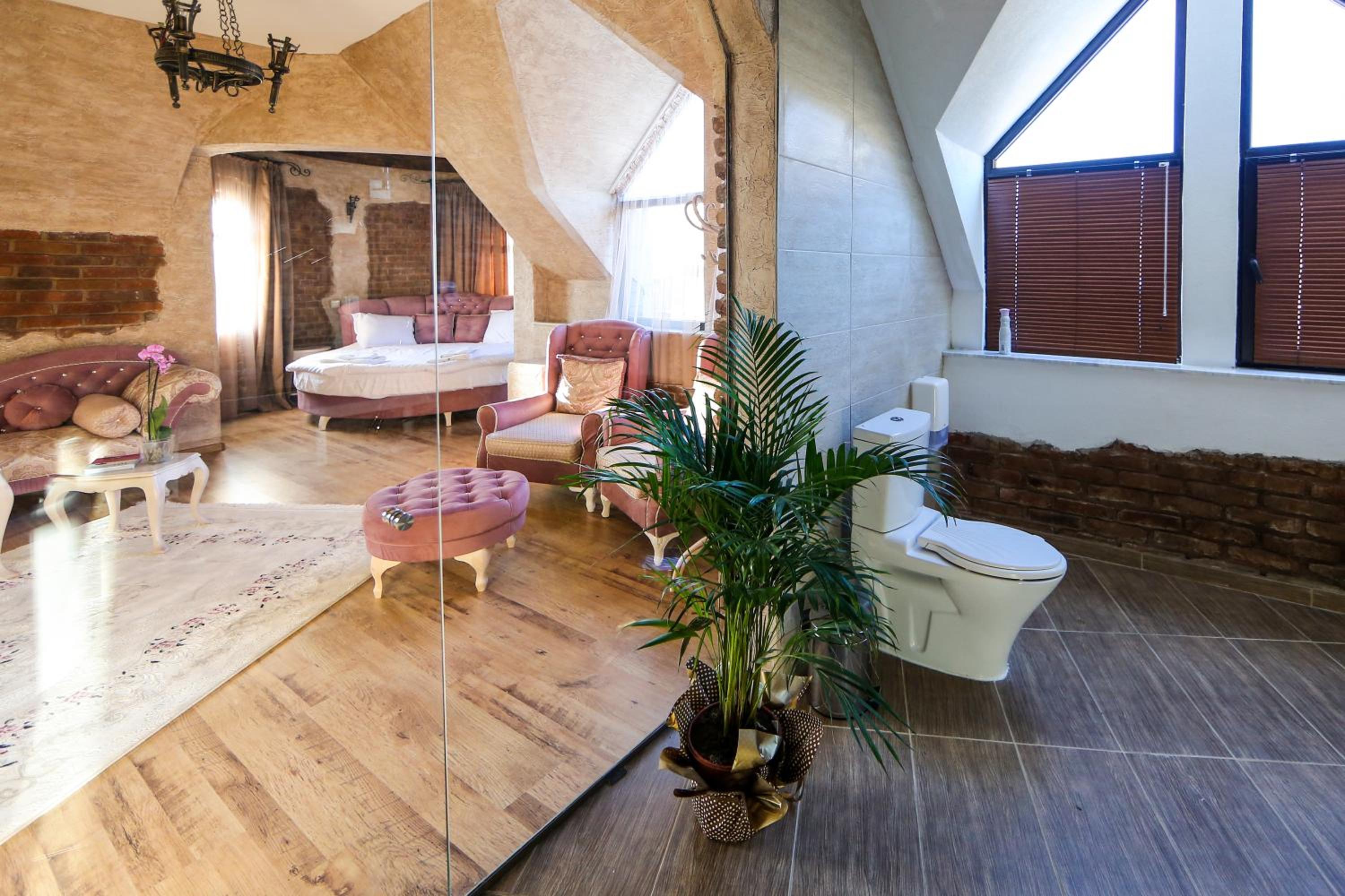 Suite with Pool View photo 2