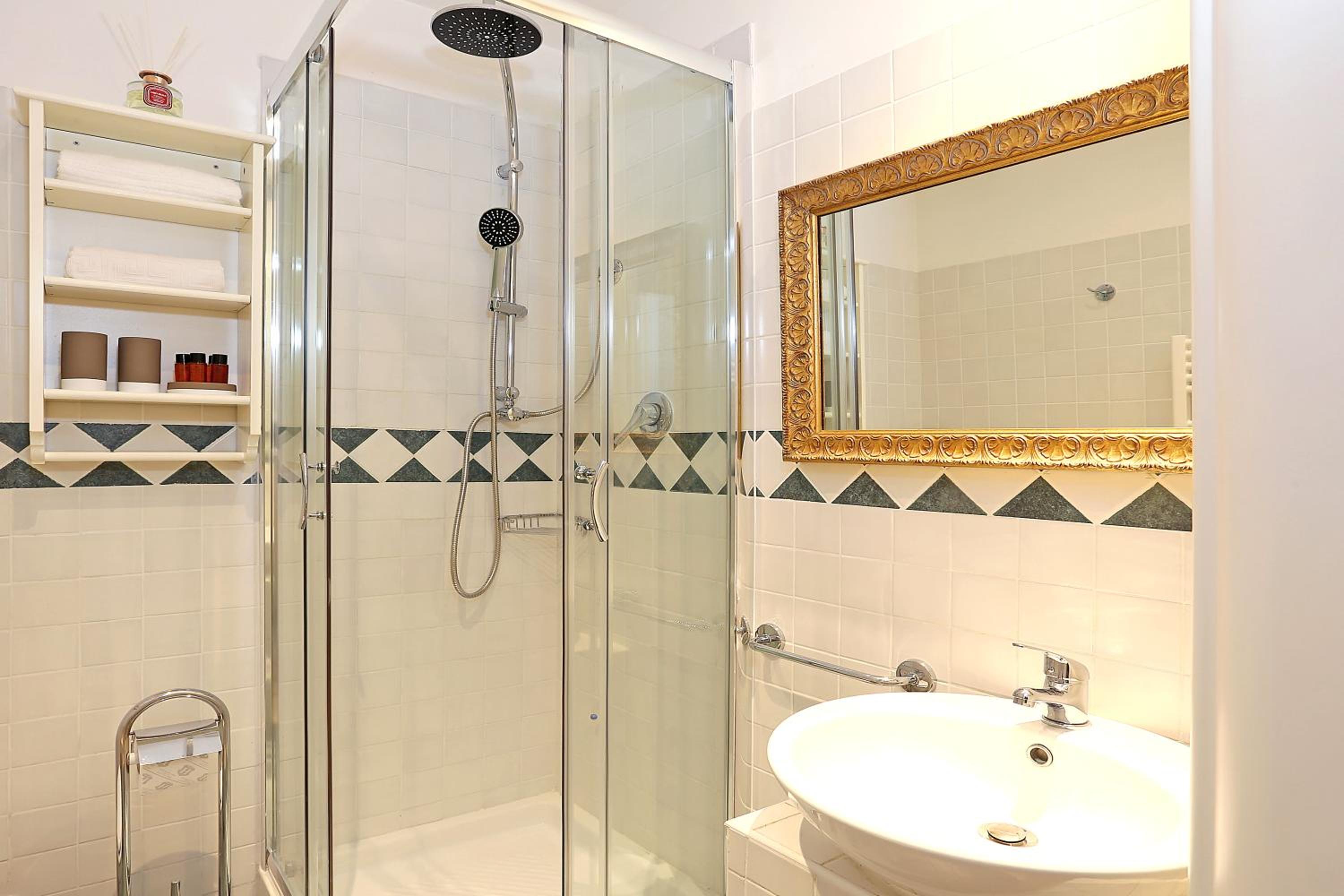 Superior Double Room with Extra Bed photo 3