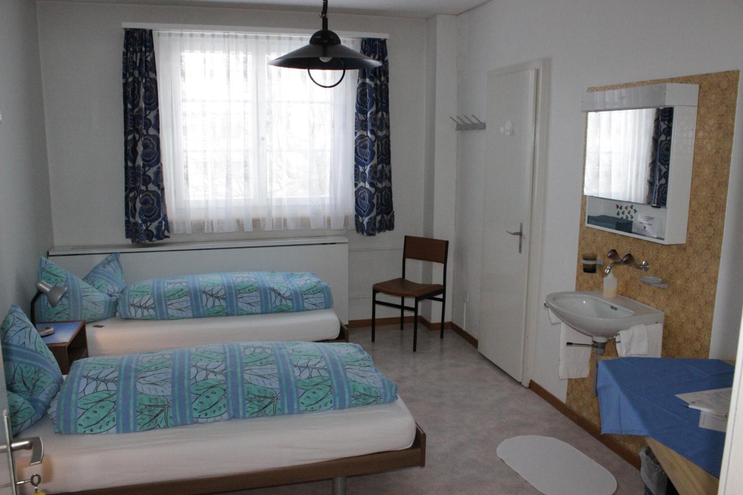 Economy Double Room With Shared Bathroom photo 2