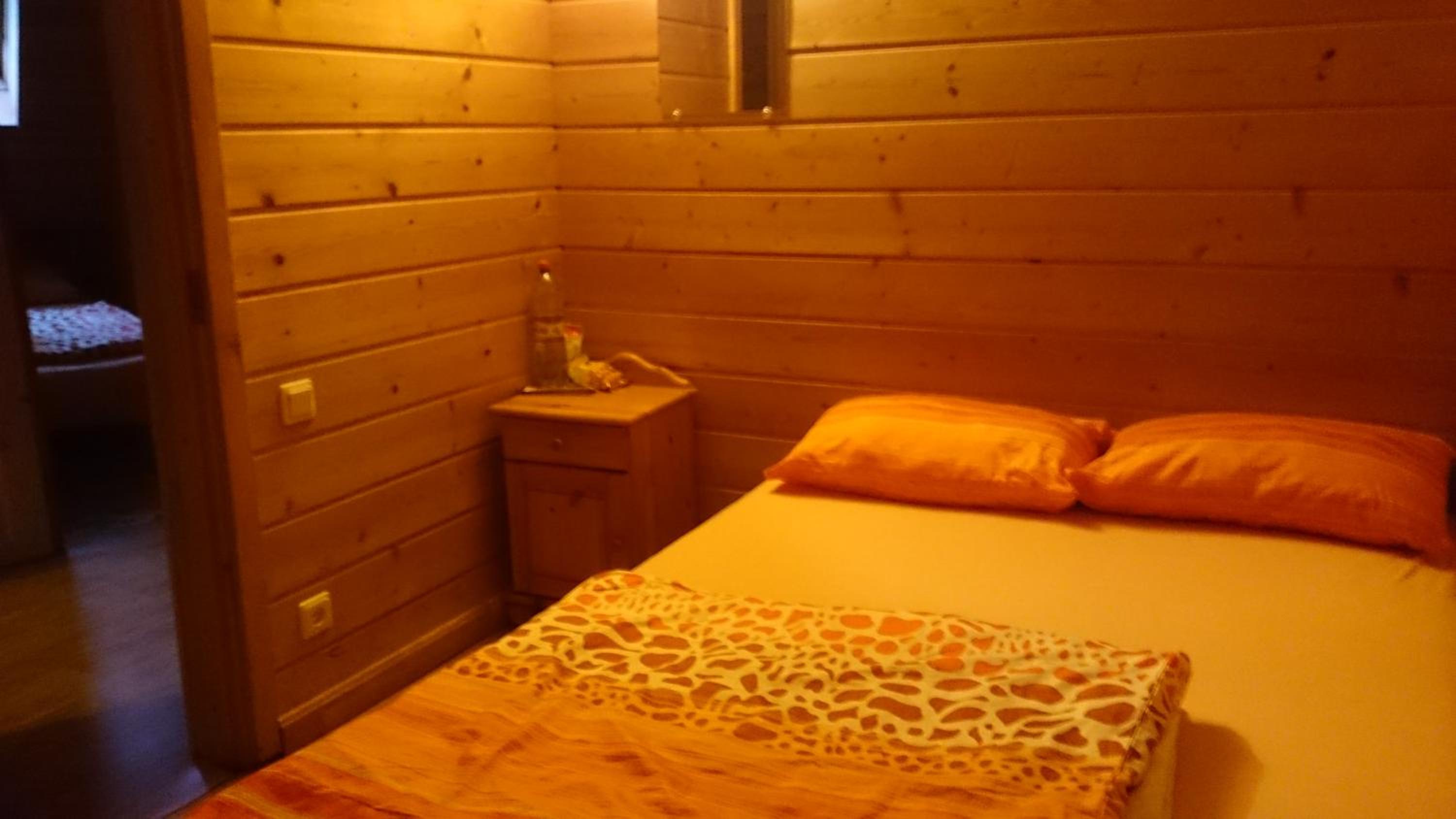 Seven-Bedroom House photo 1