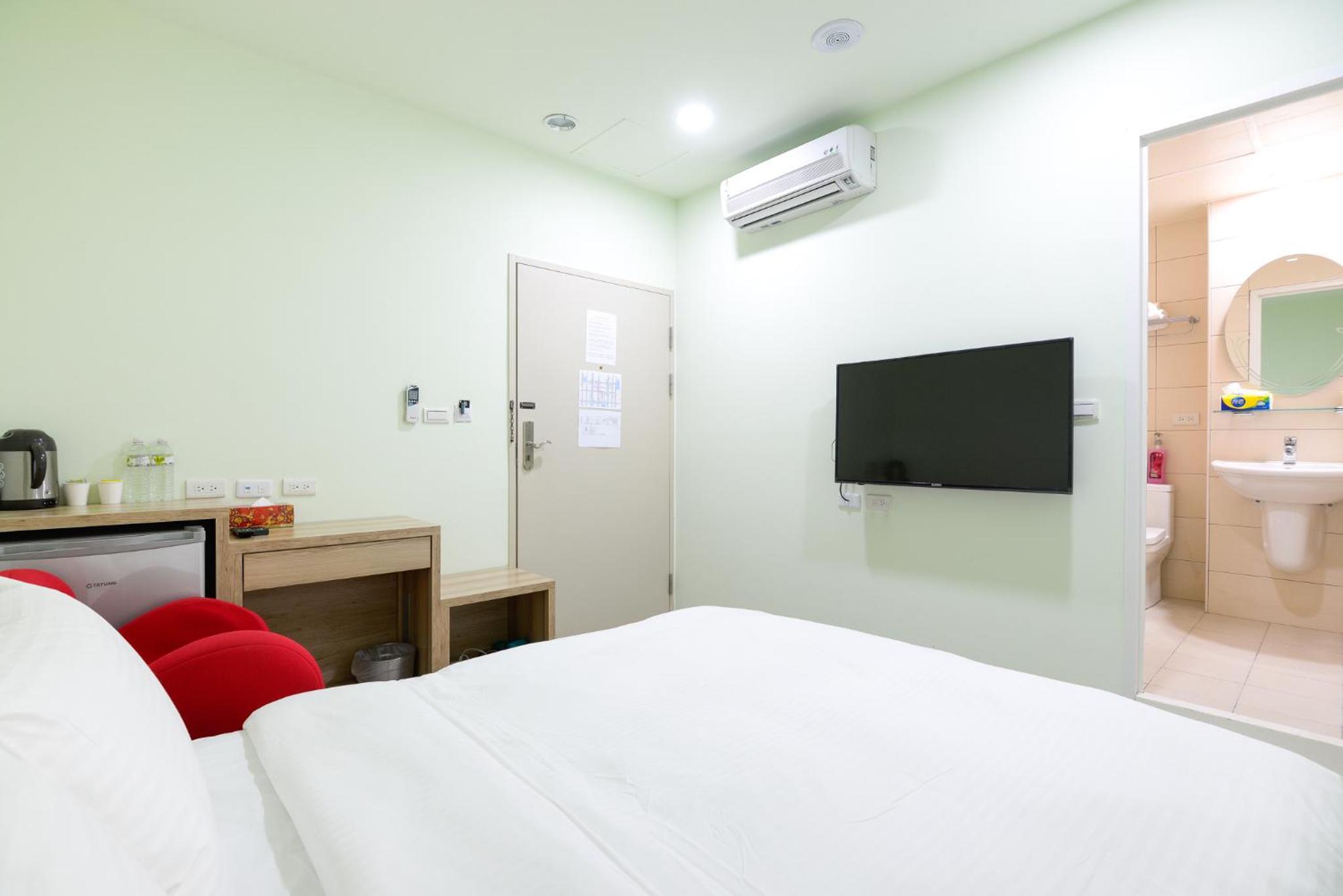 Standard Double Room - No Parking photo 2