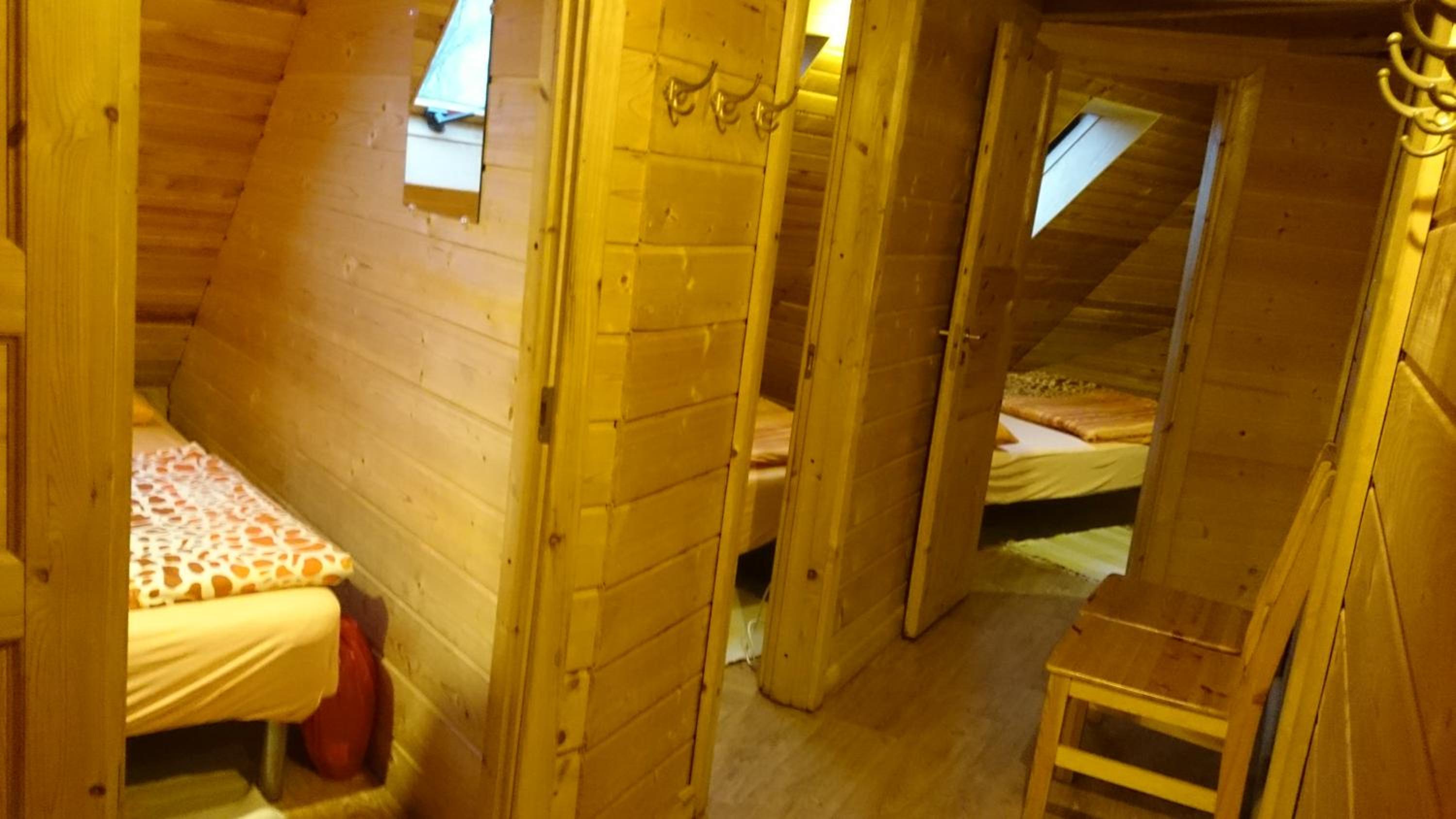 Seven-Bedroom House photo 2