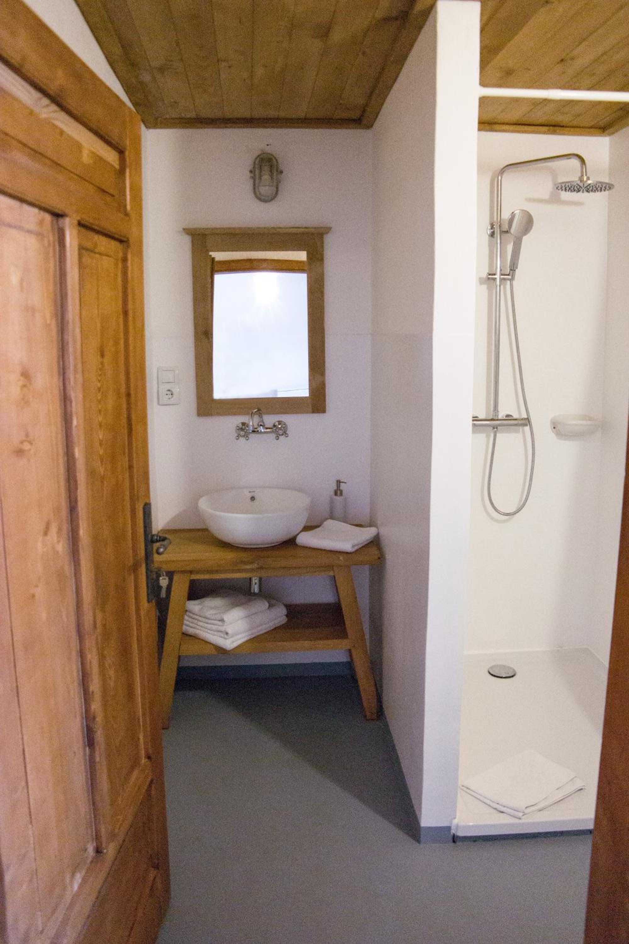 Studio Apartment - Photo 7