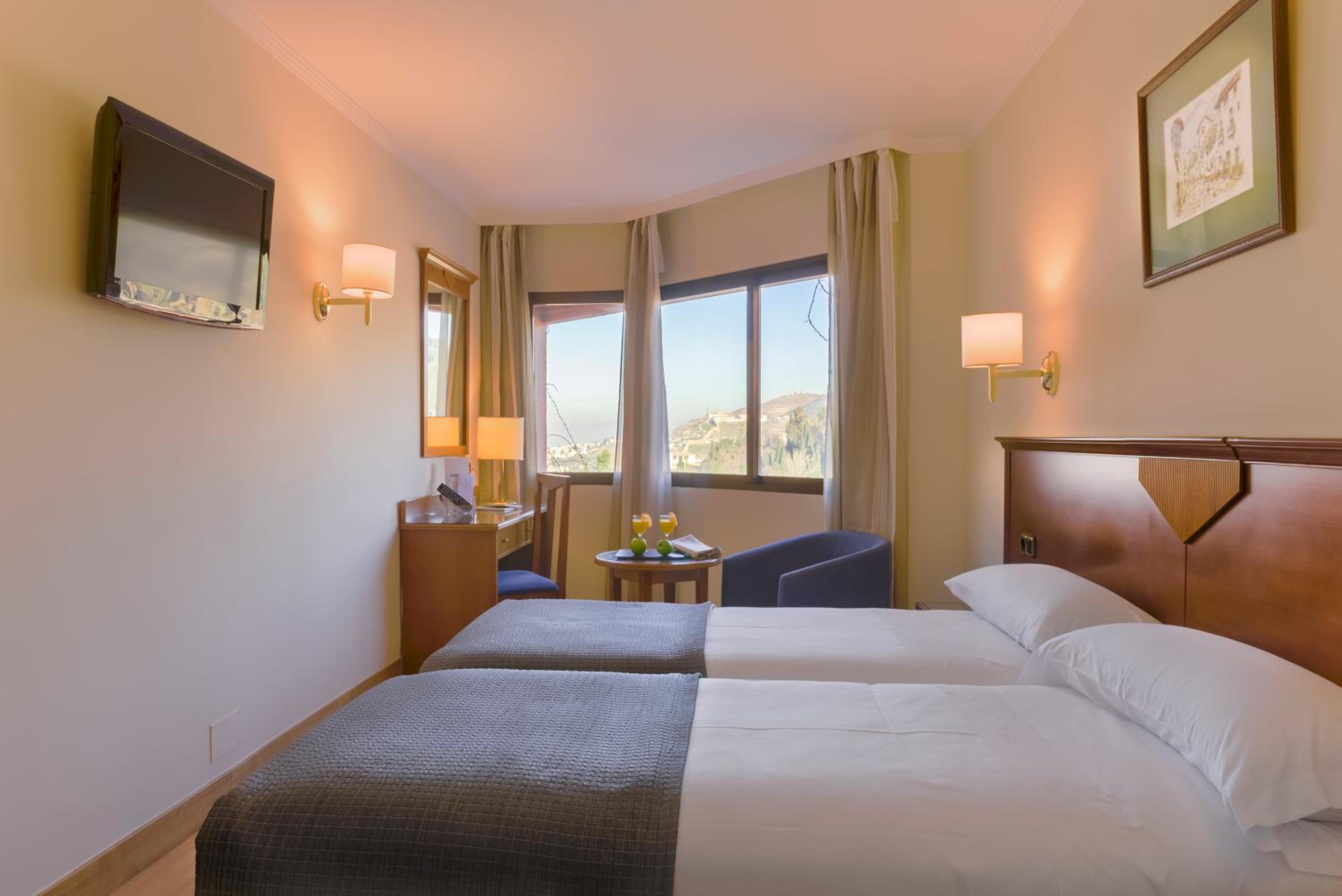 Double or Twin Room - Photo 16