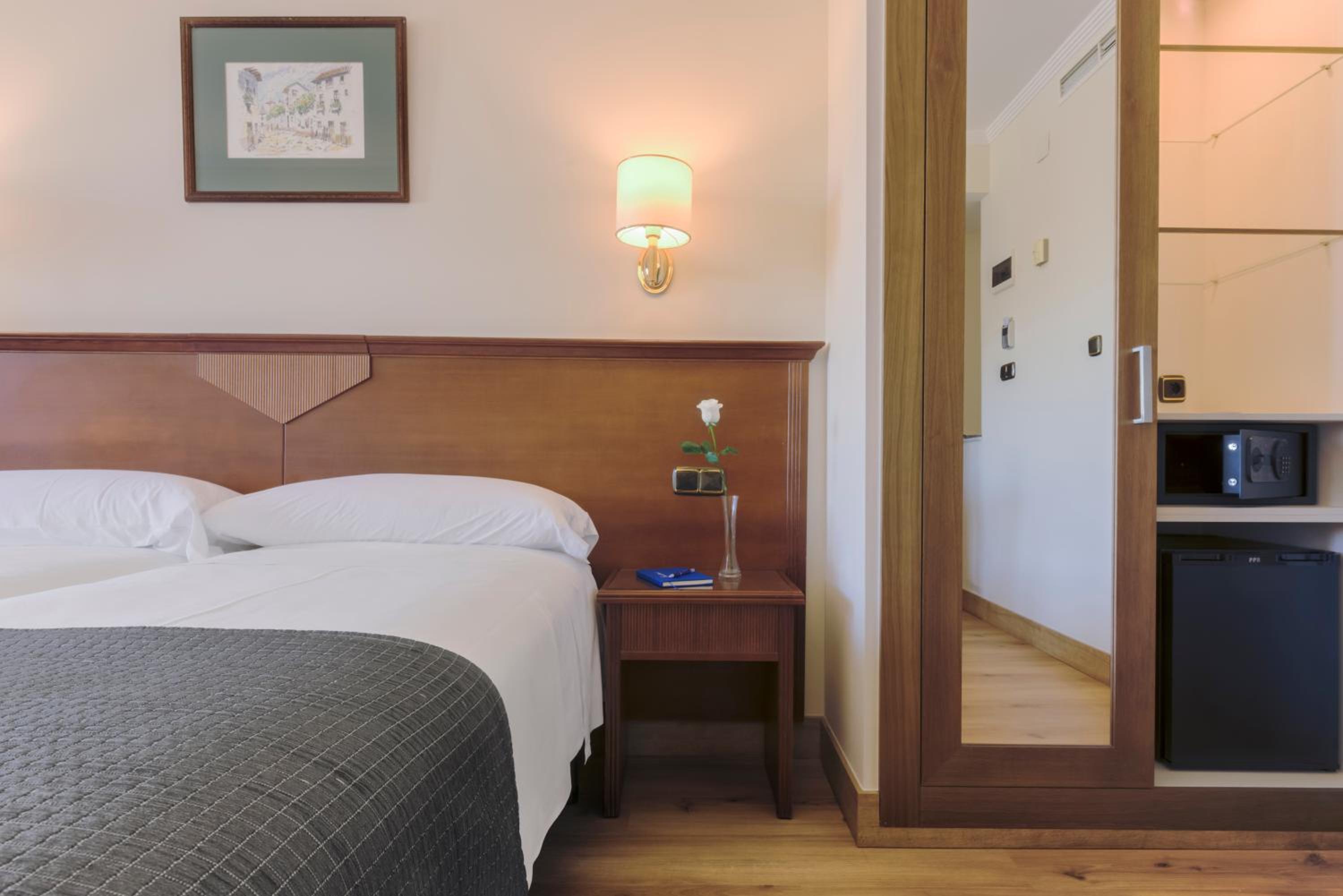 Double Room with Terrace - Photo 8