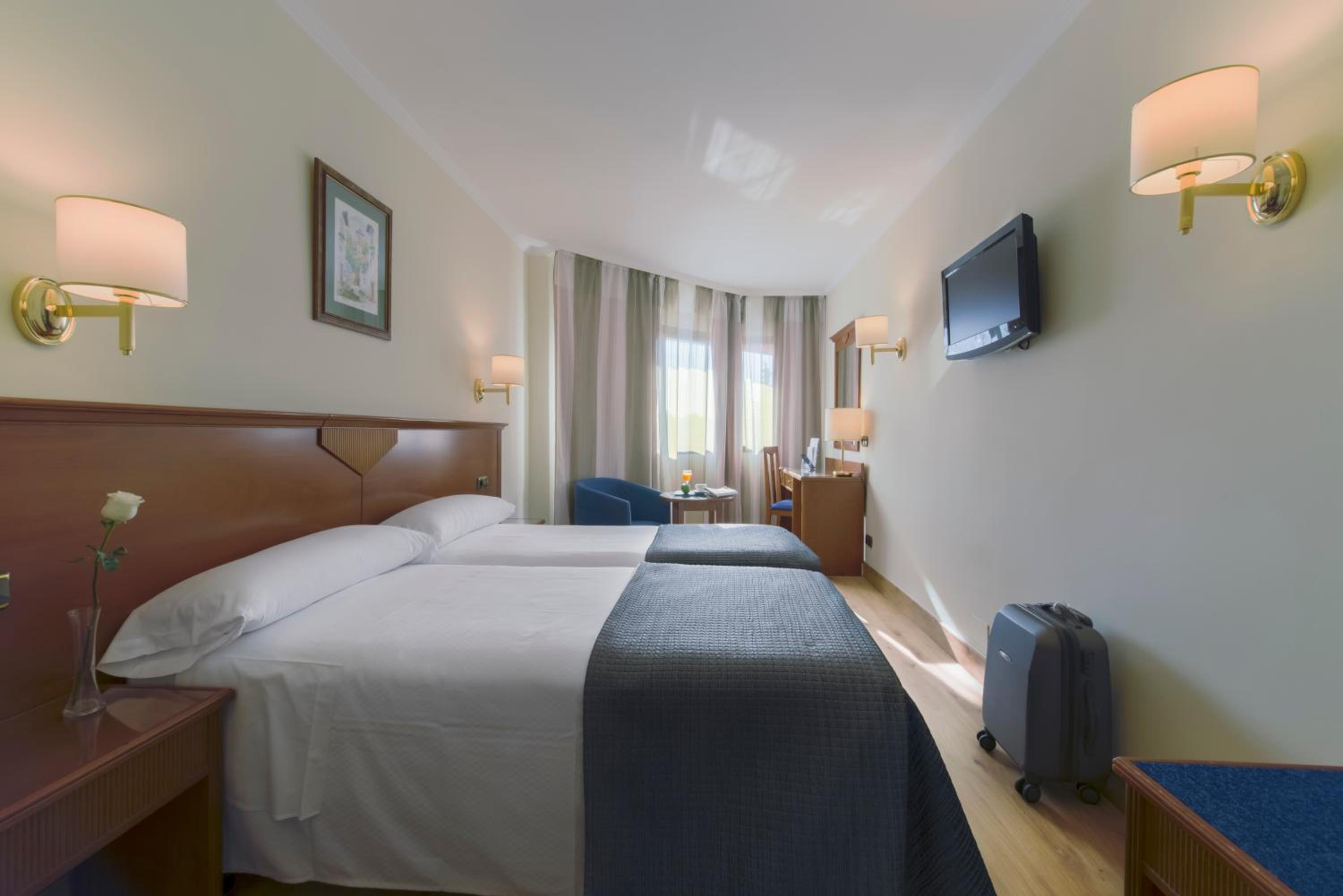 Double or Twin Room - Photo 18