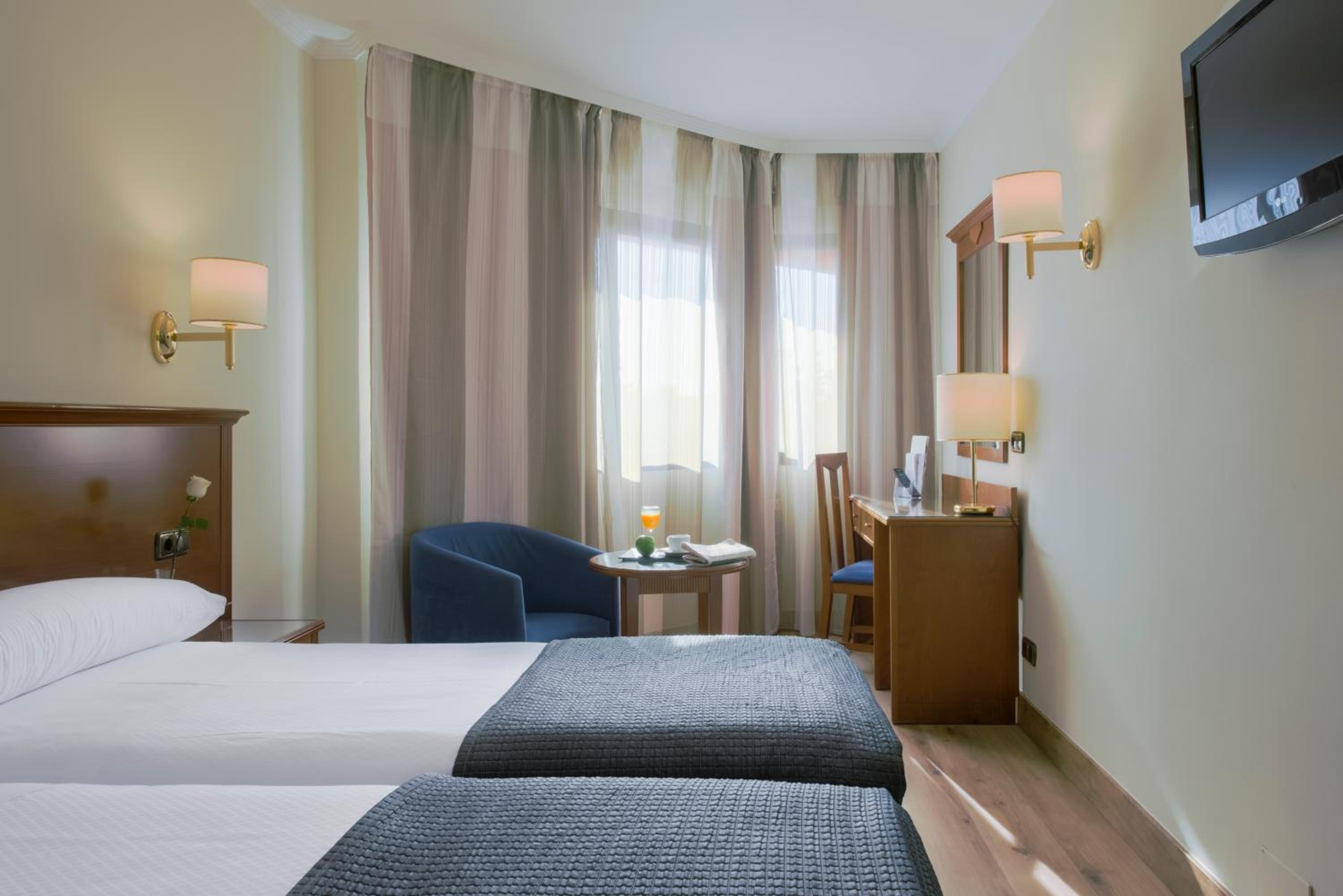 Double or Twin Room - Photo 19