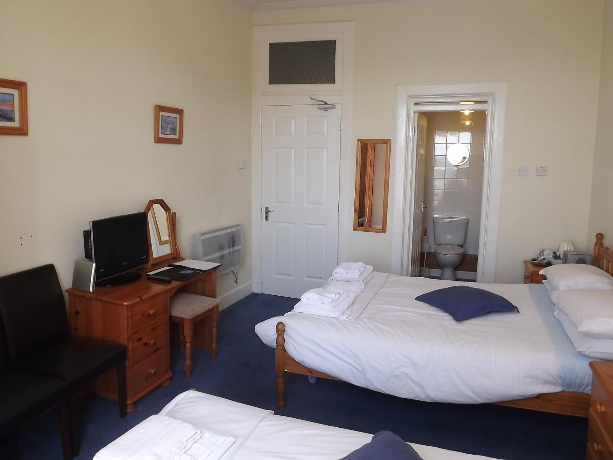 Family Room (2 Adults + 1 Child) photo 3