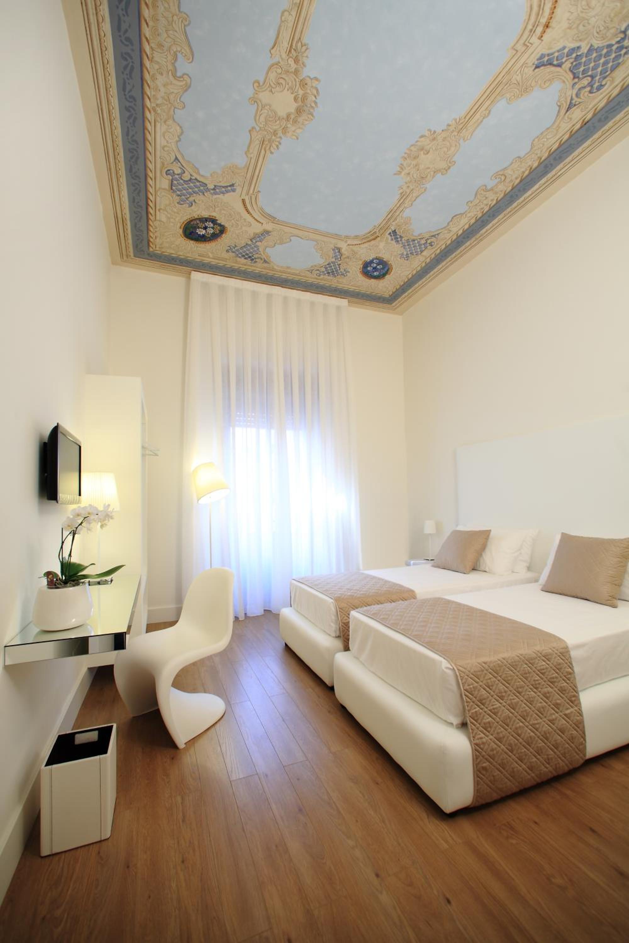 Double or Twin Room - Photo 1
