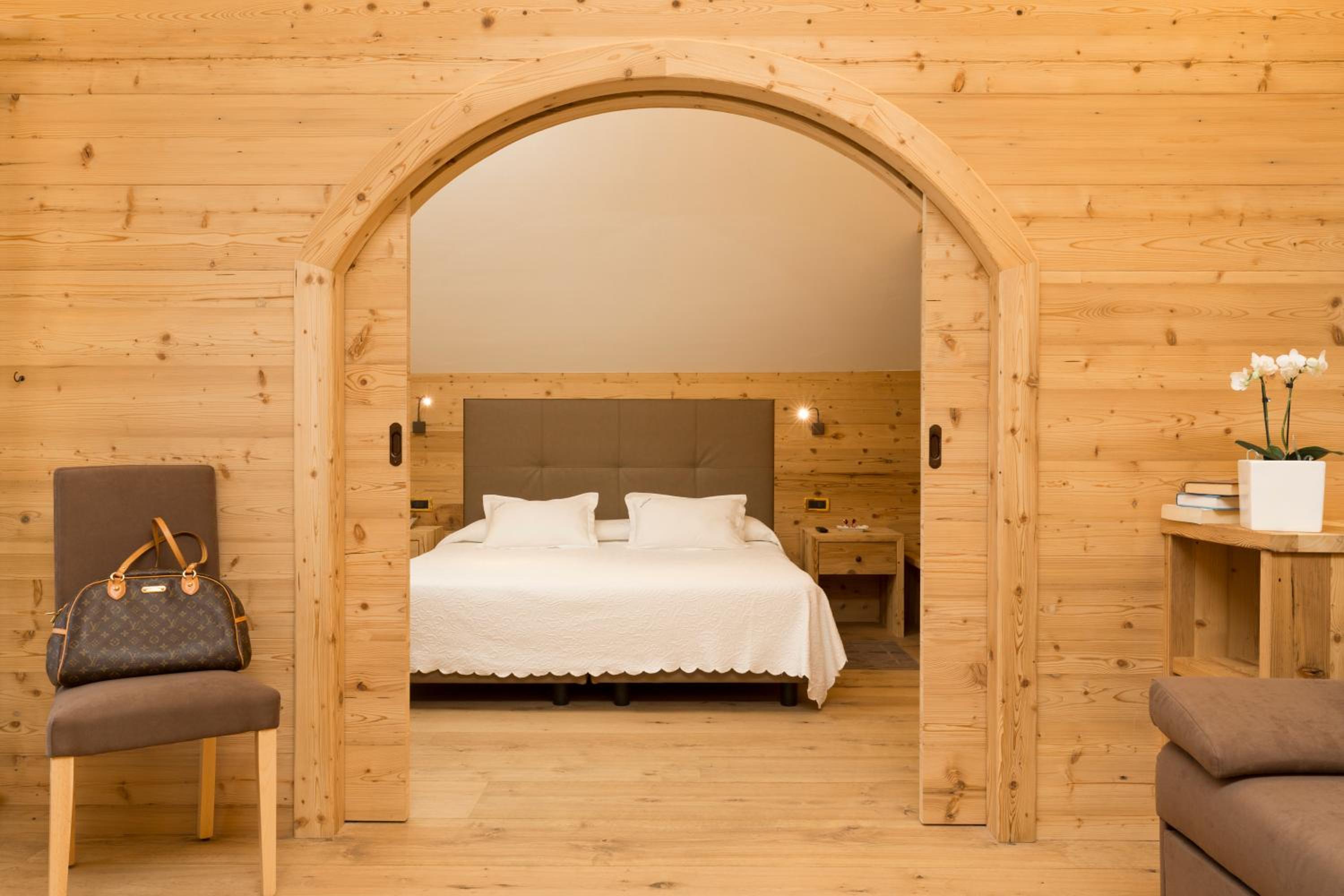 Junior Suite with Balcony photo 2