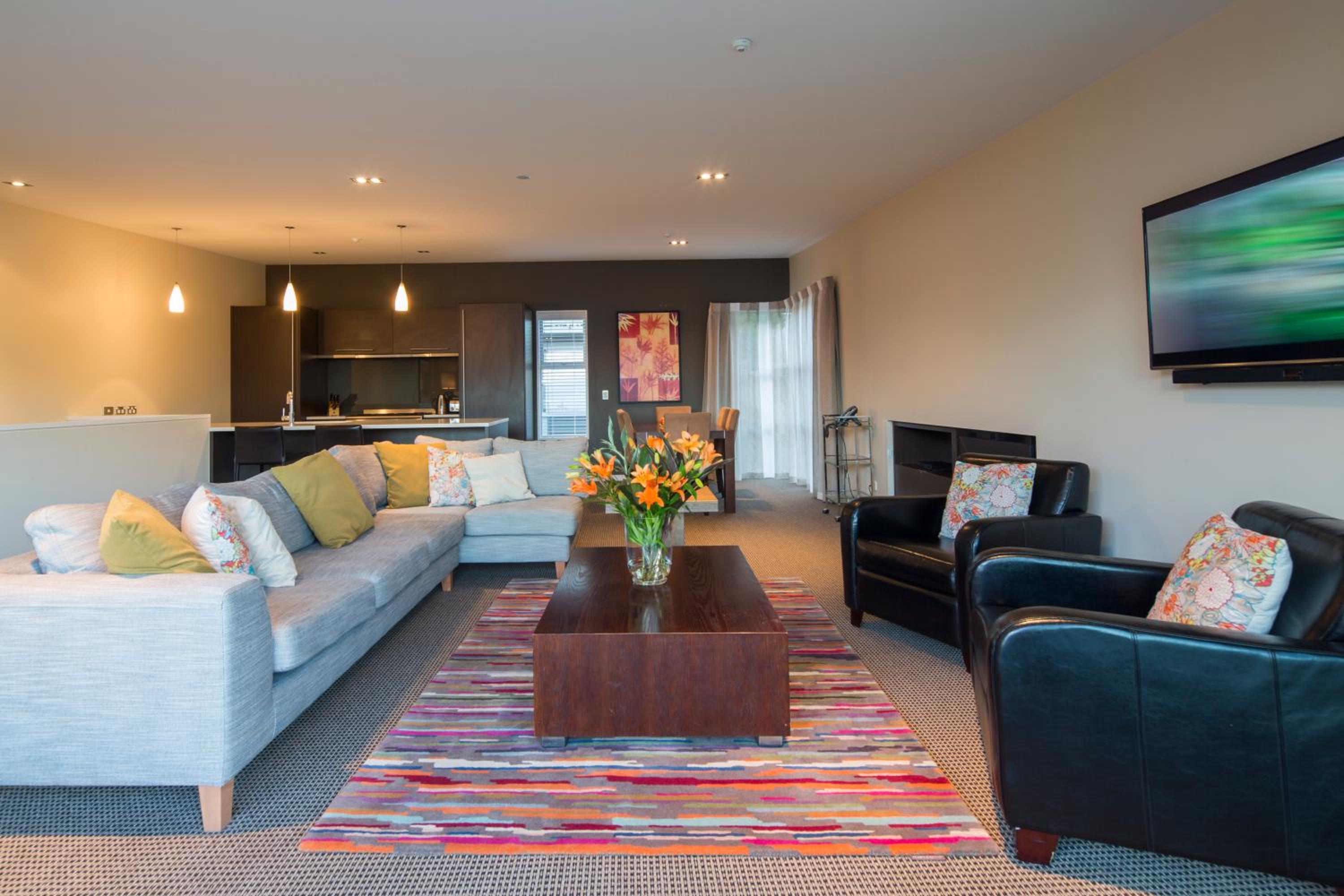 Two-Bedroom Apartment with Lake View photo 1