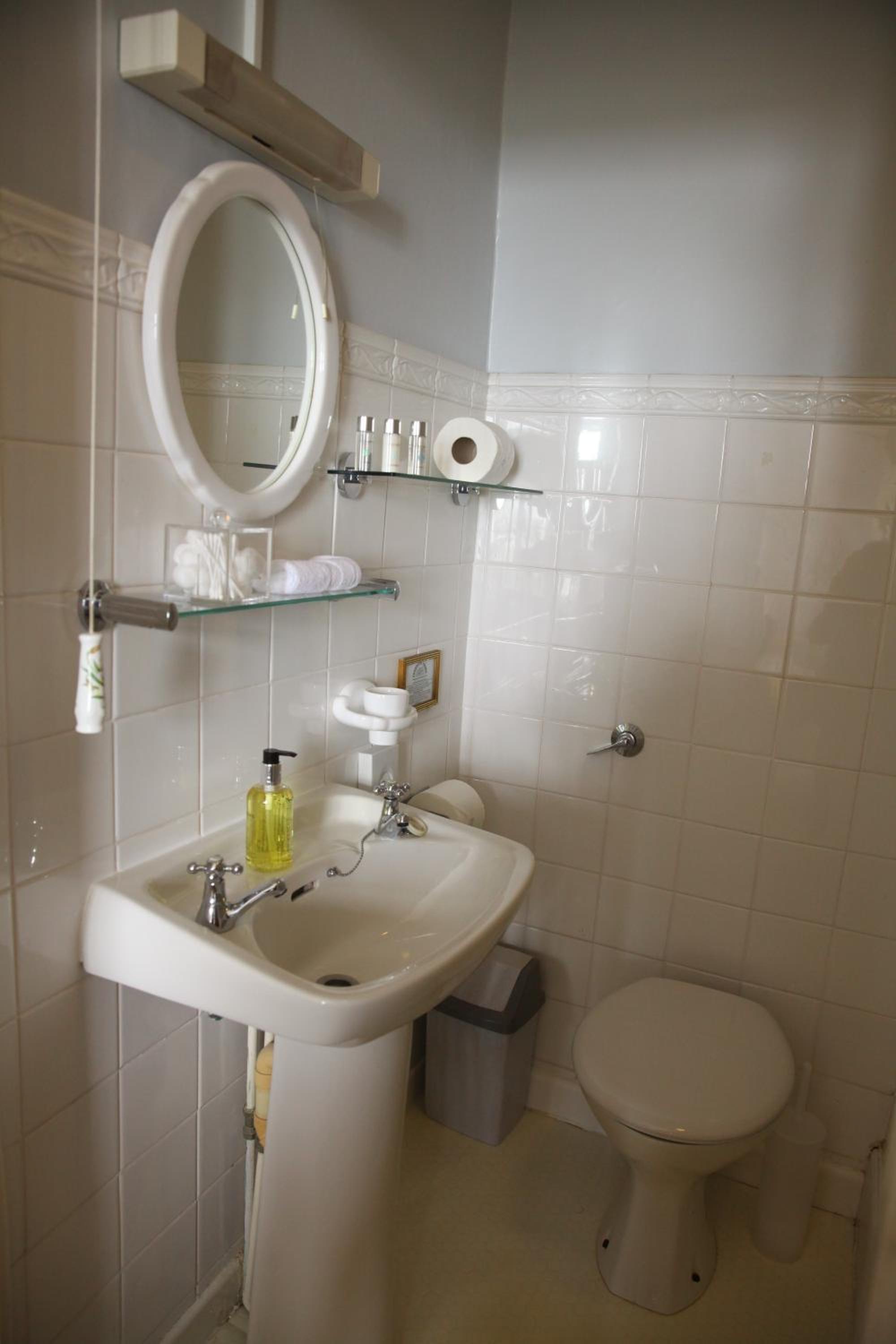 Standard Room with Sea View - Photo 3