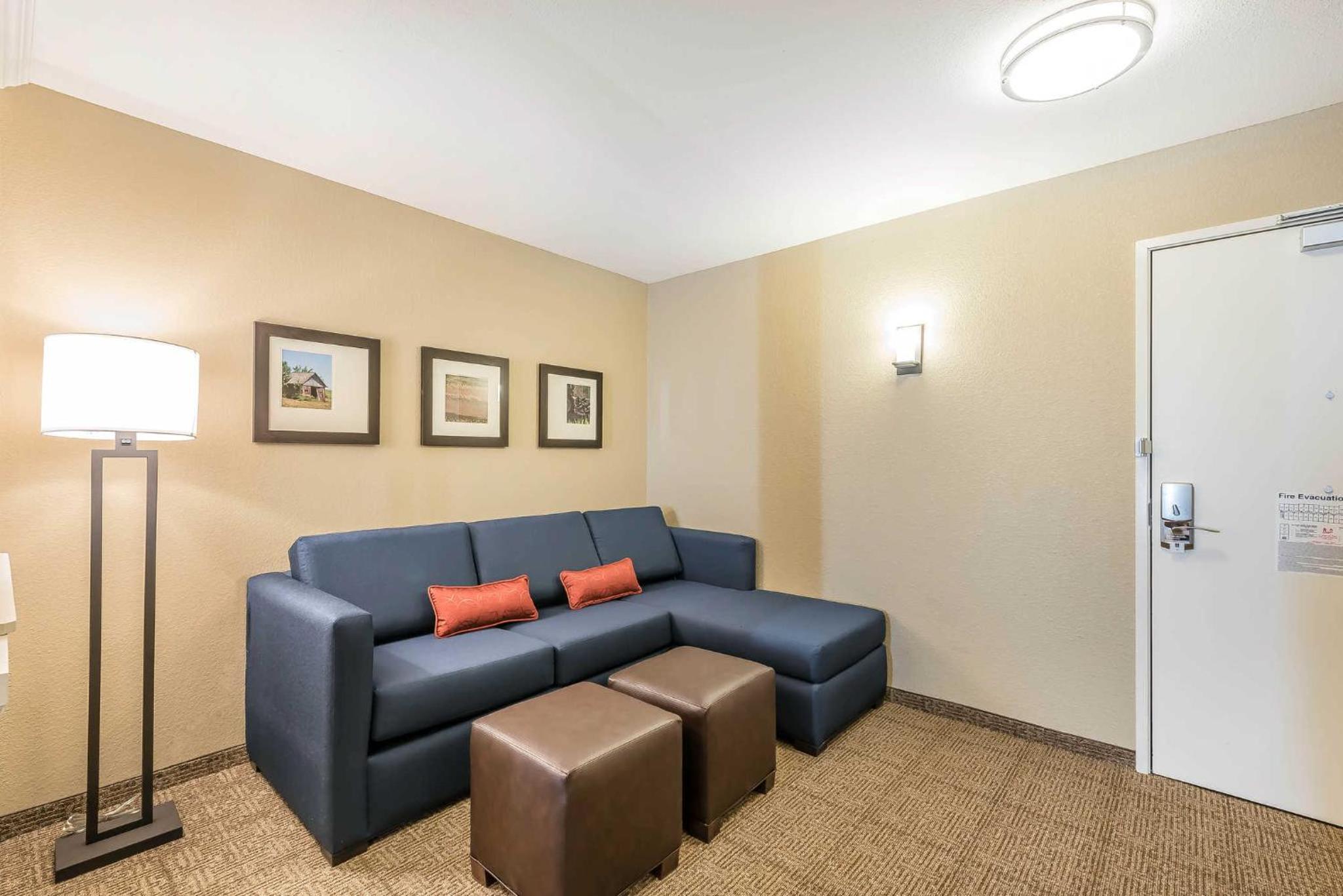 King Suite - Accessible/Non-Smoking photo 3