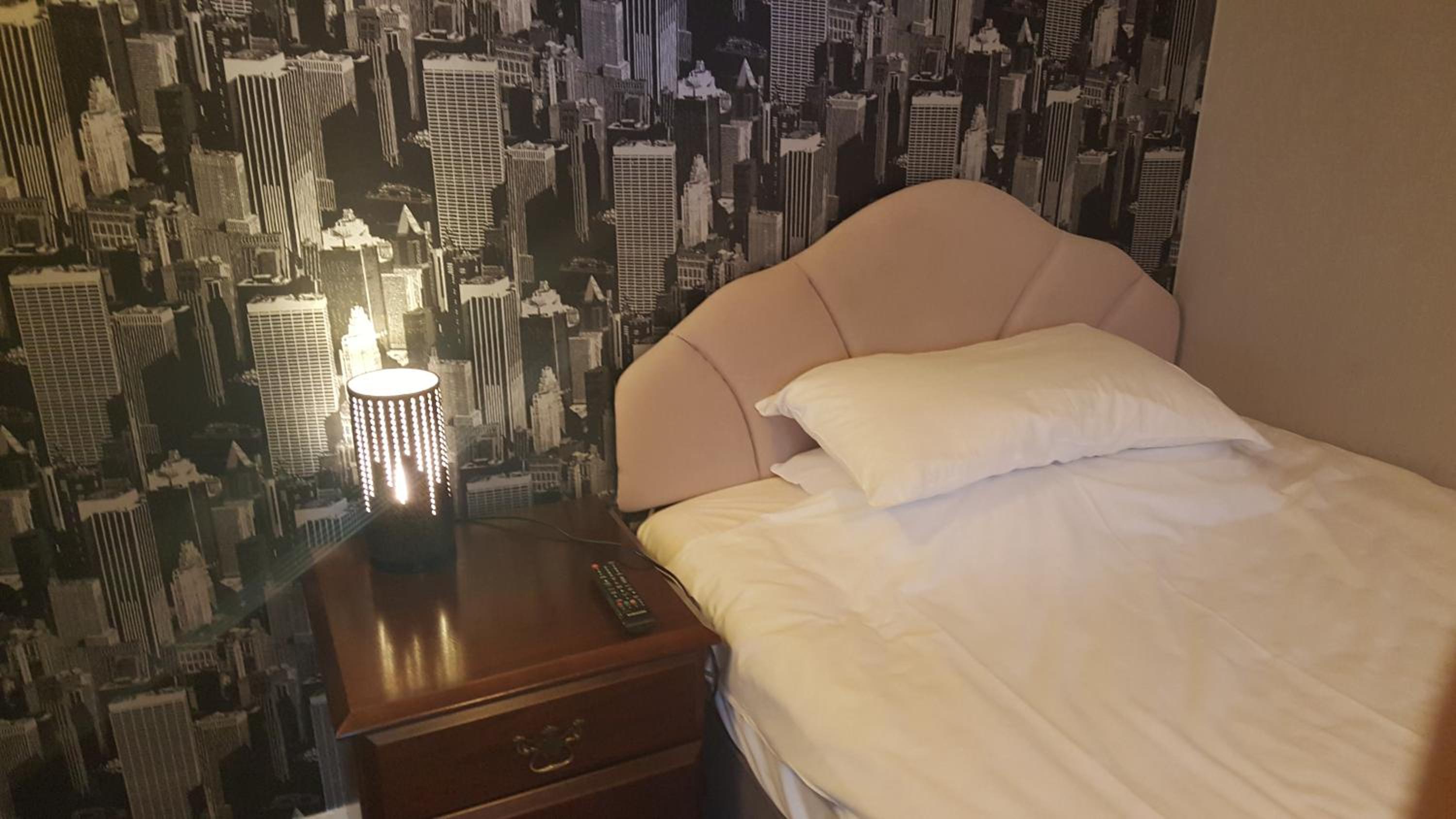 Budget Double Room - Photo 7
