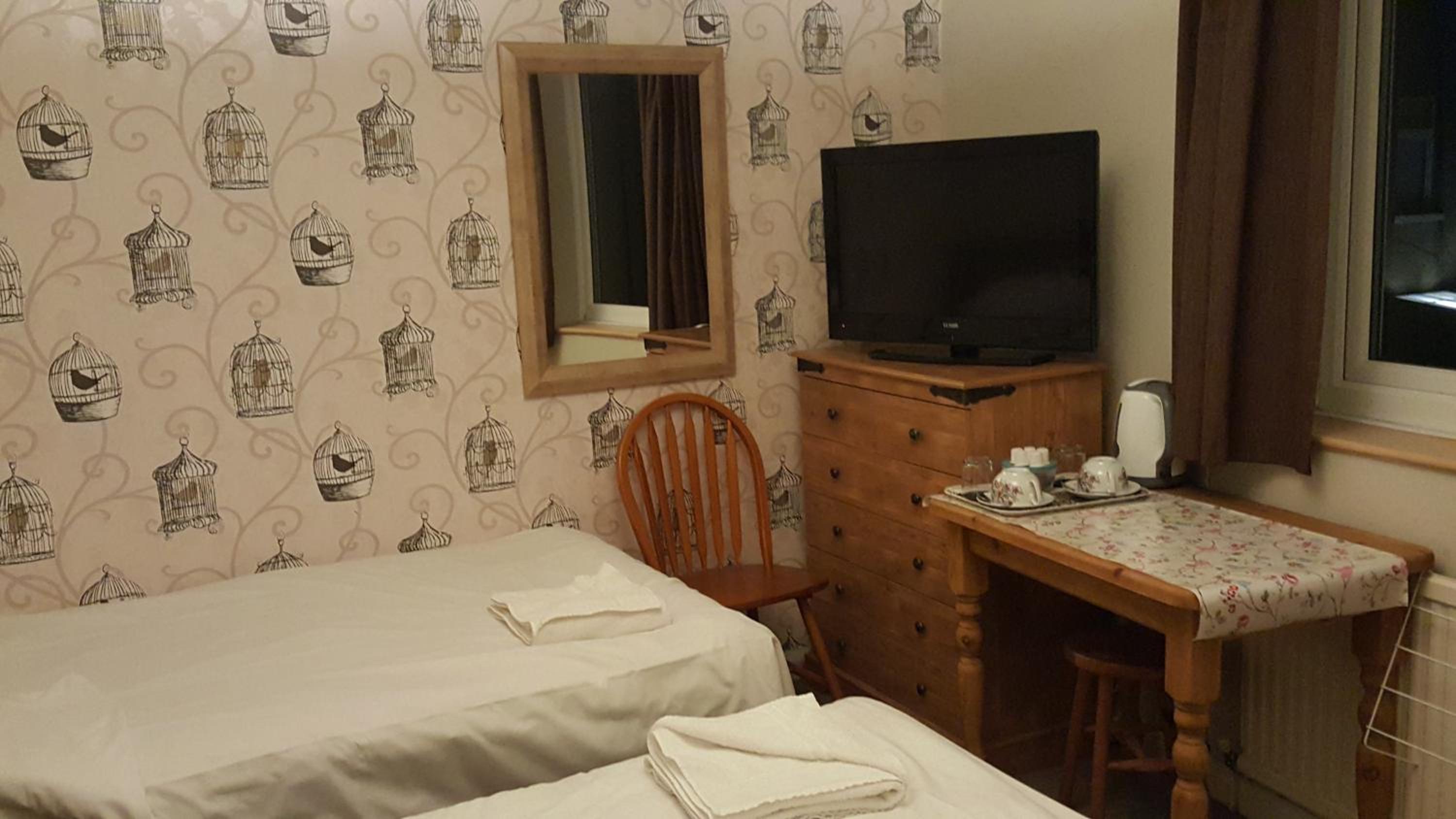 Budget Double or Twin Room - Photo 12