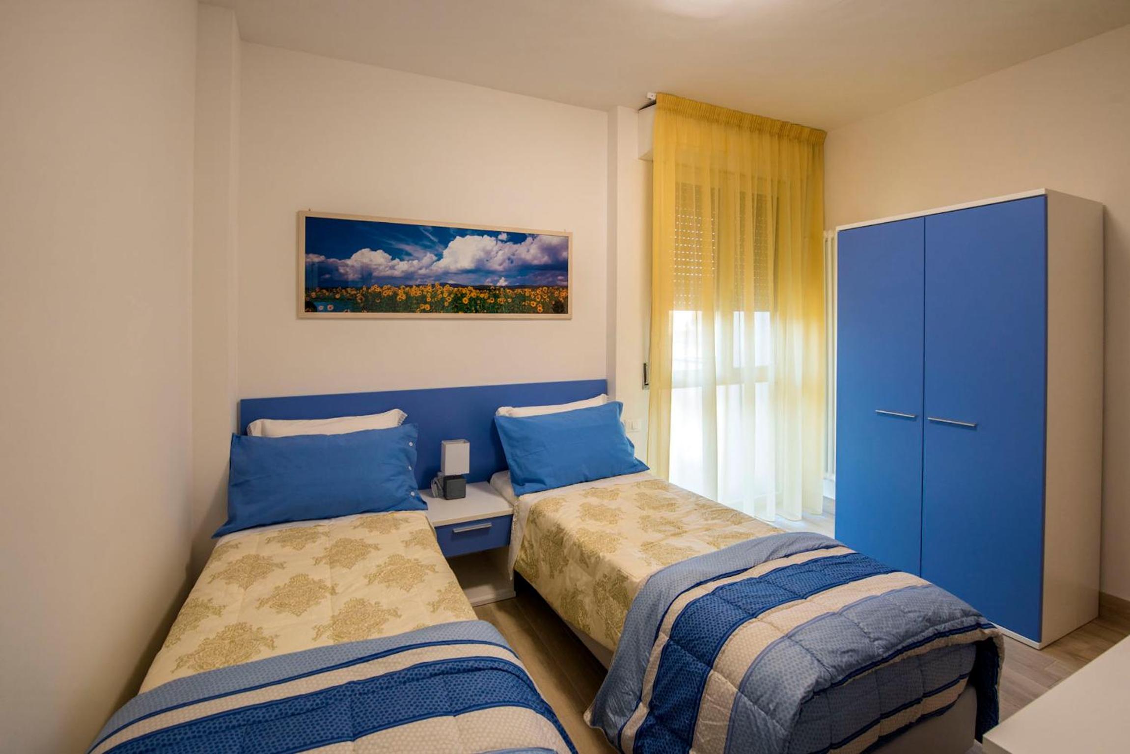 Twin Room with Private Bathroom - Photo 1
