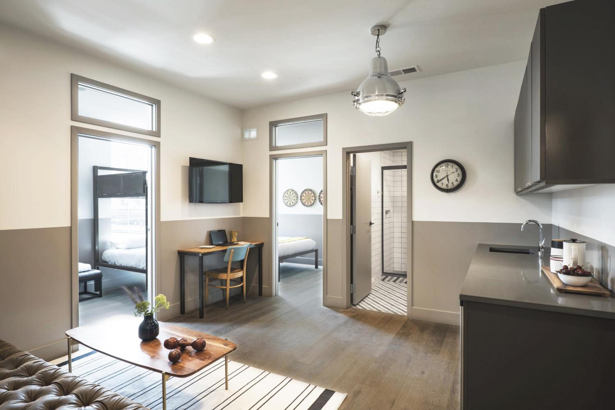 Two-Bedroom Suite thumbnail 5