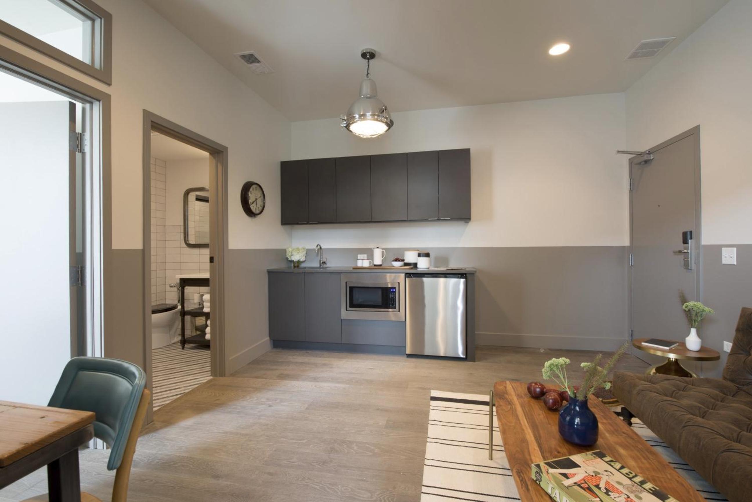 Two-Bedroom Suite thumbnail 6