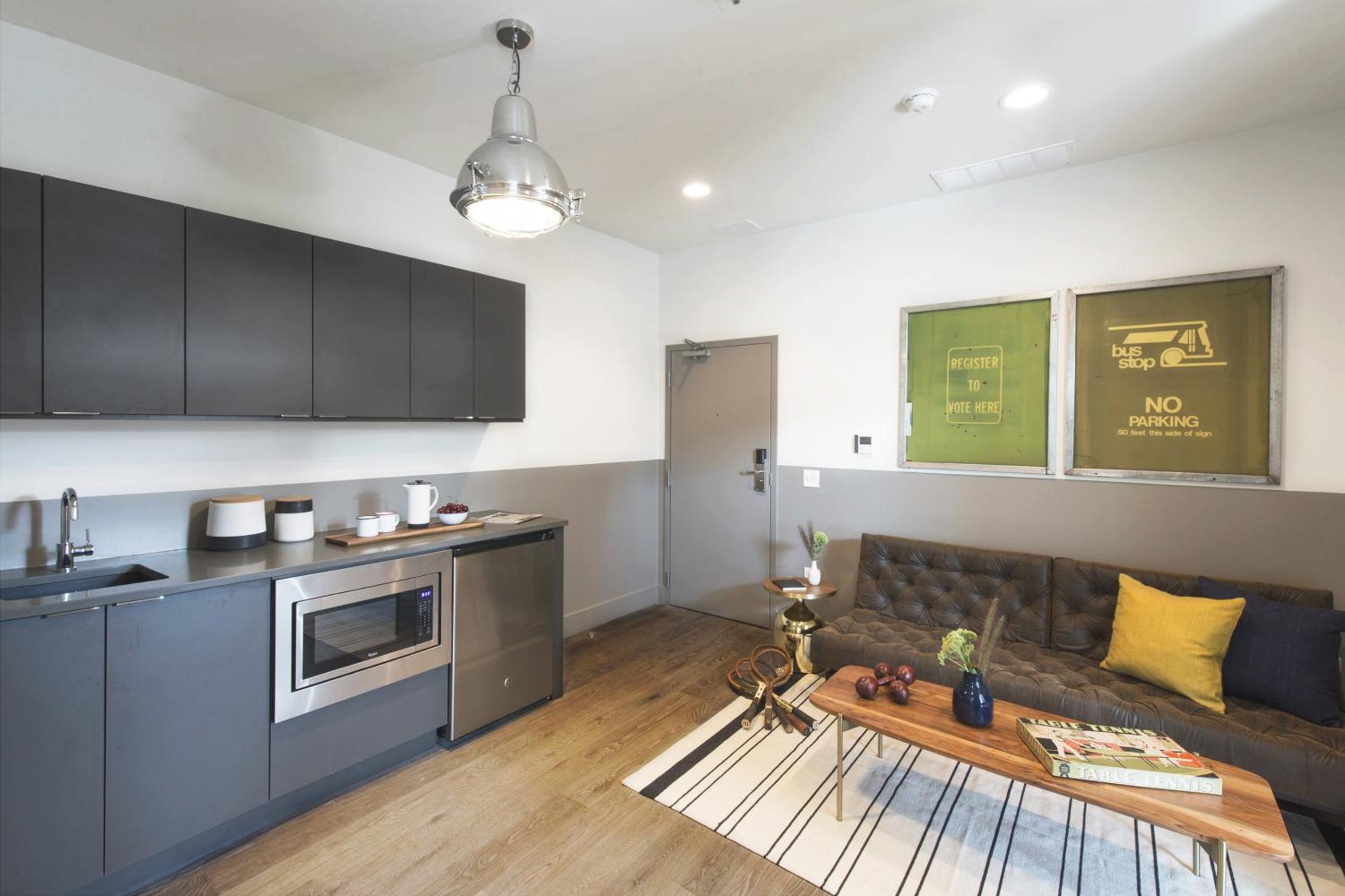 Two-Bedroom Suite thumbnail 6