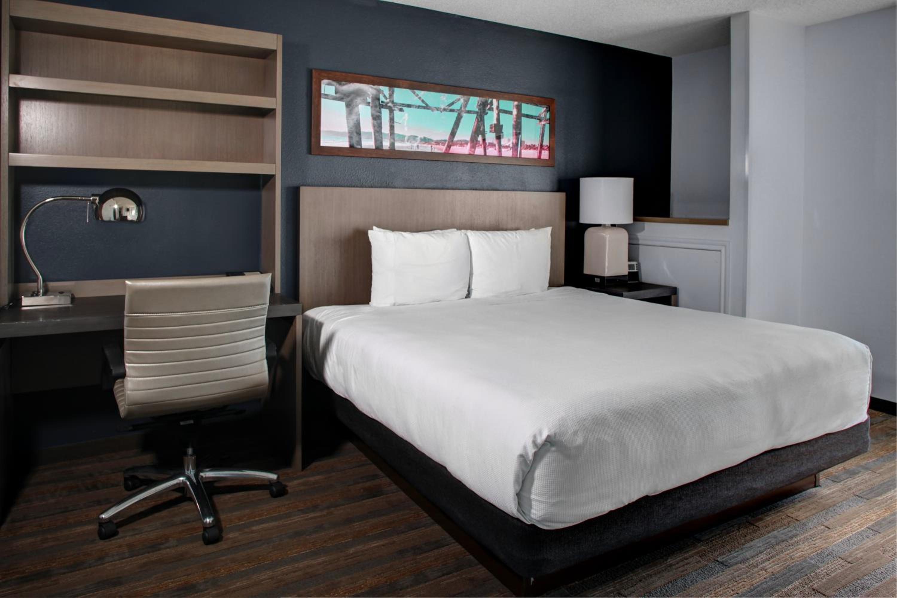 King Studio Suite - Photo 3