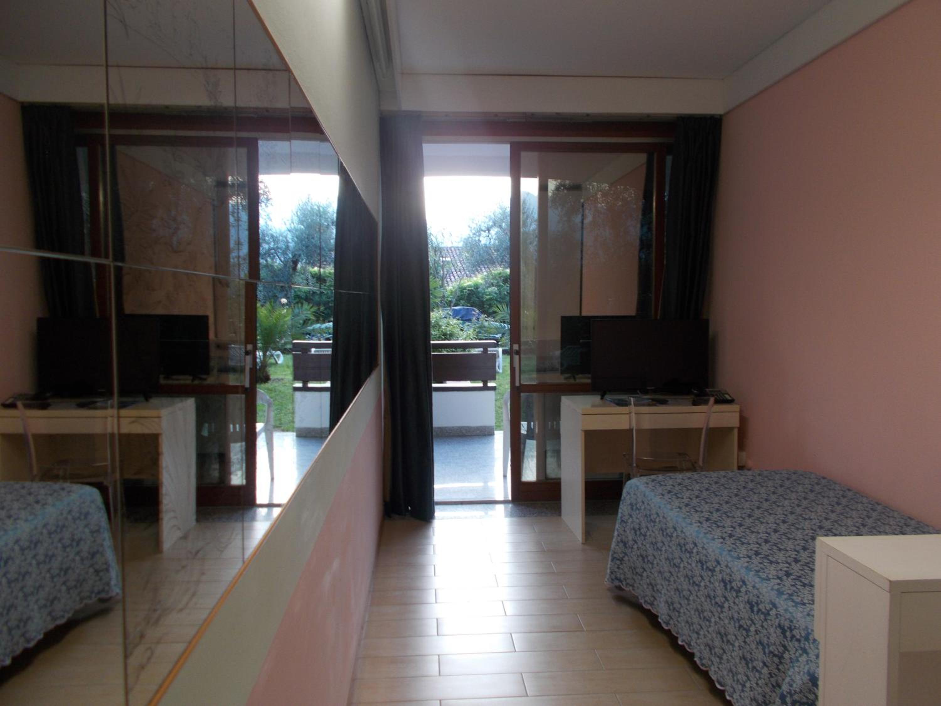 Single Room with Lake View