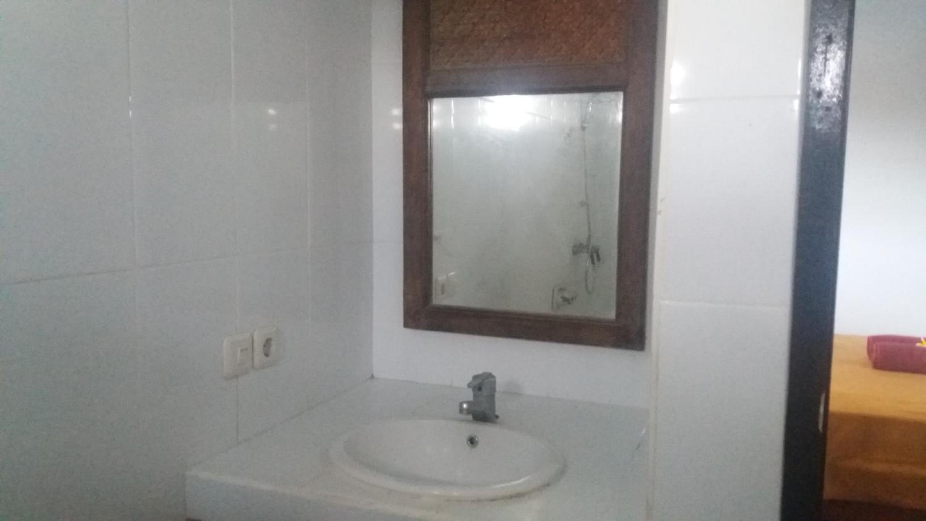 Standard Double Room - Photo 12