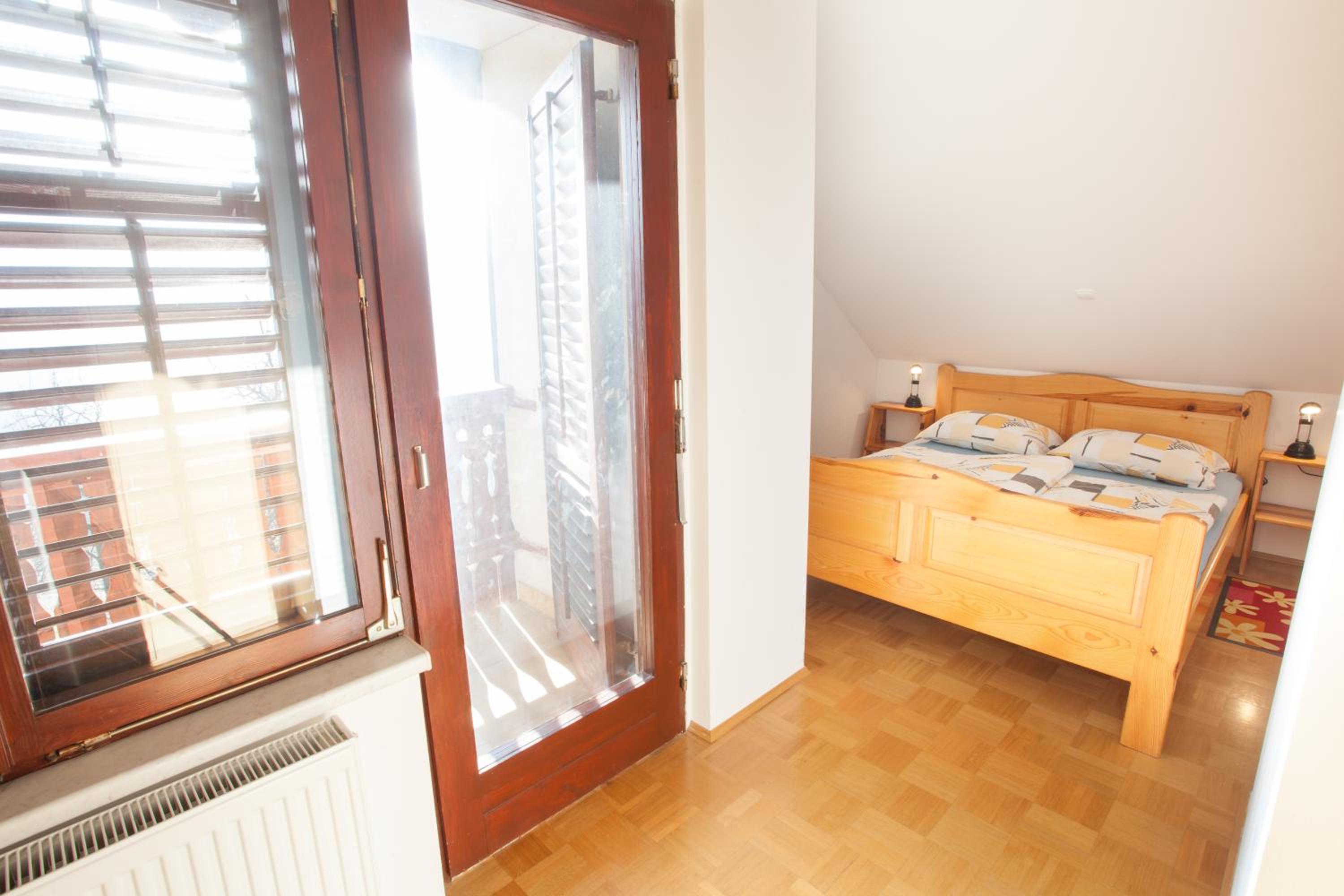 Apartment with Balcony photo 2