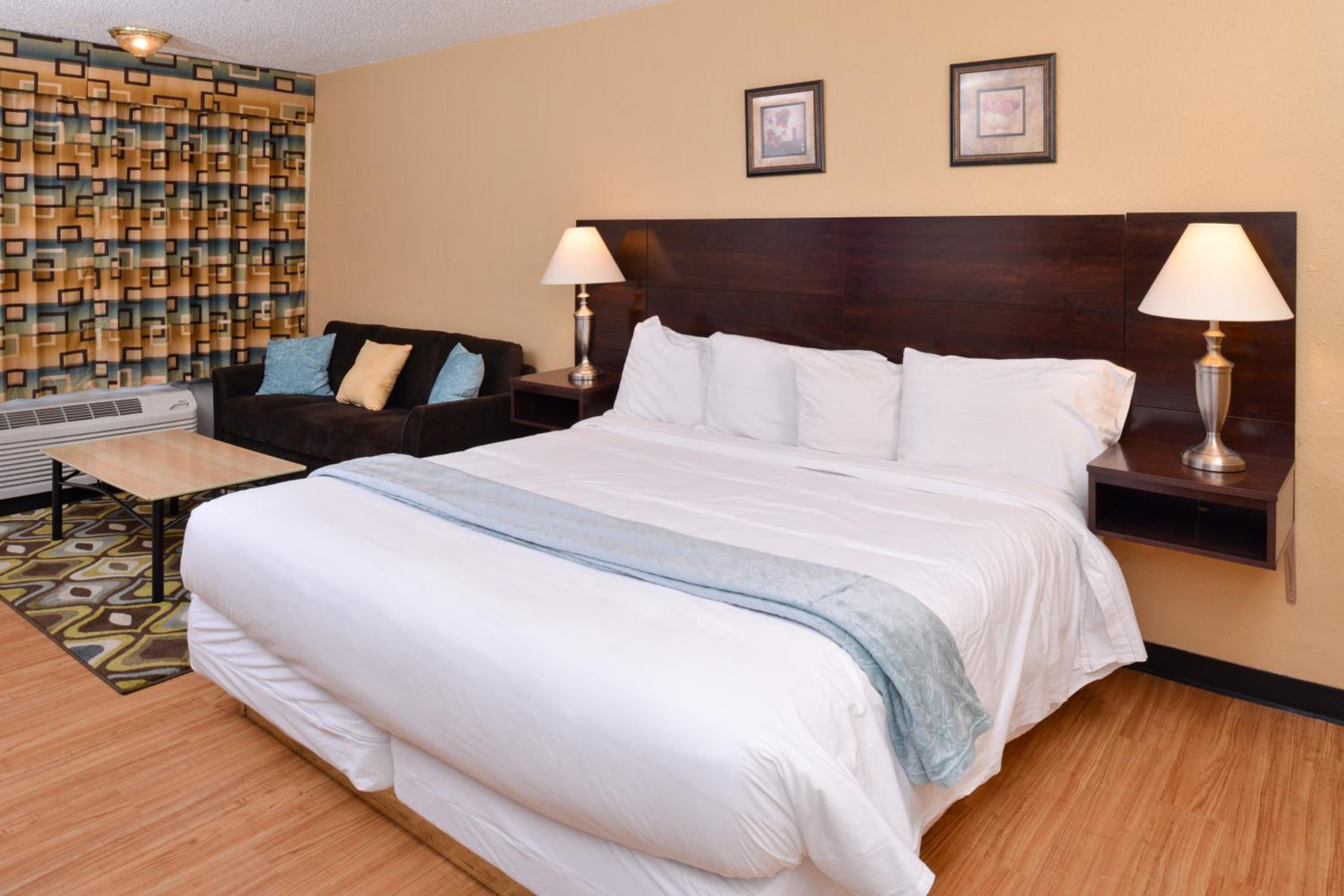 Deluxe King Room