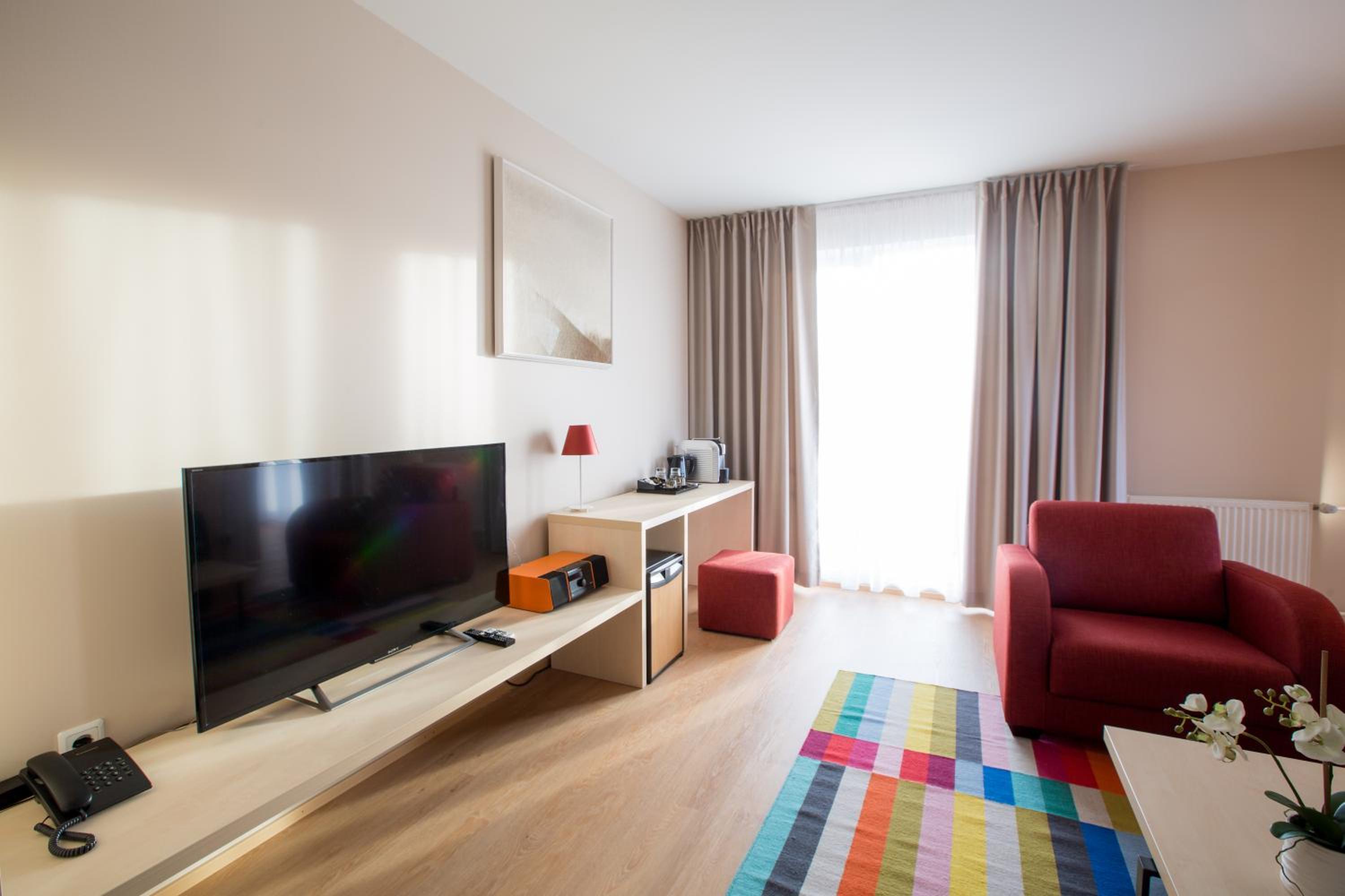 Suite with Sauna & Spa access - Photo 3