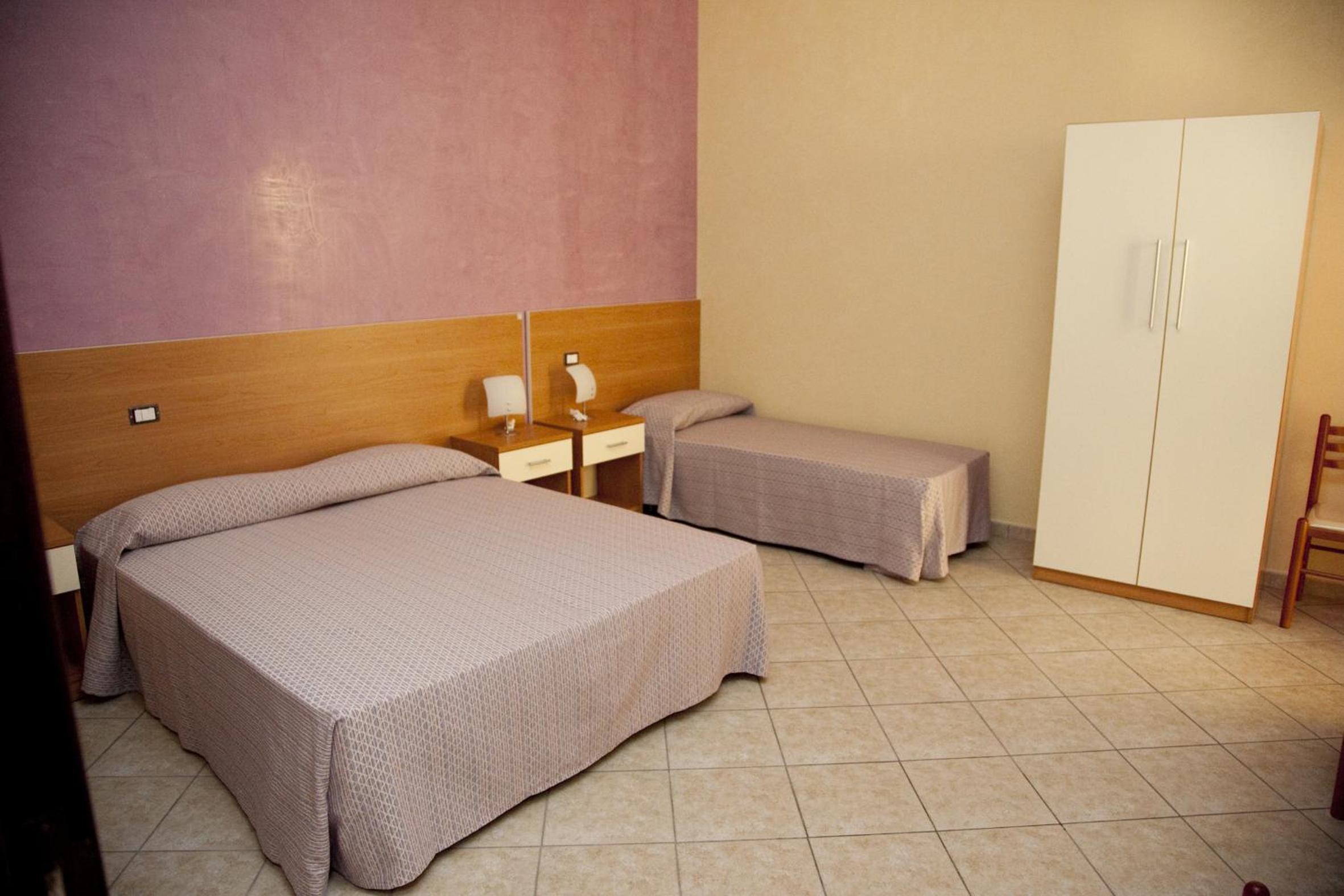 Triple Room with Private Bathroom - Photo 1