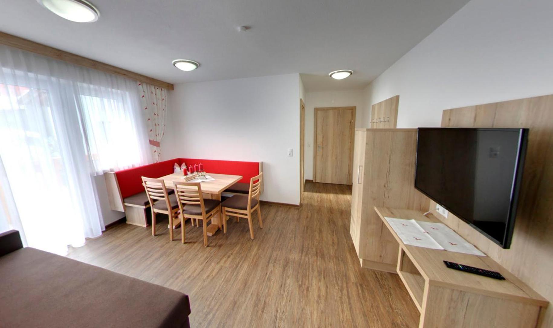 Apartment with Balcony (4-6 Adults)