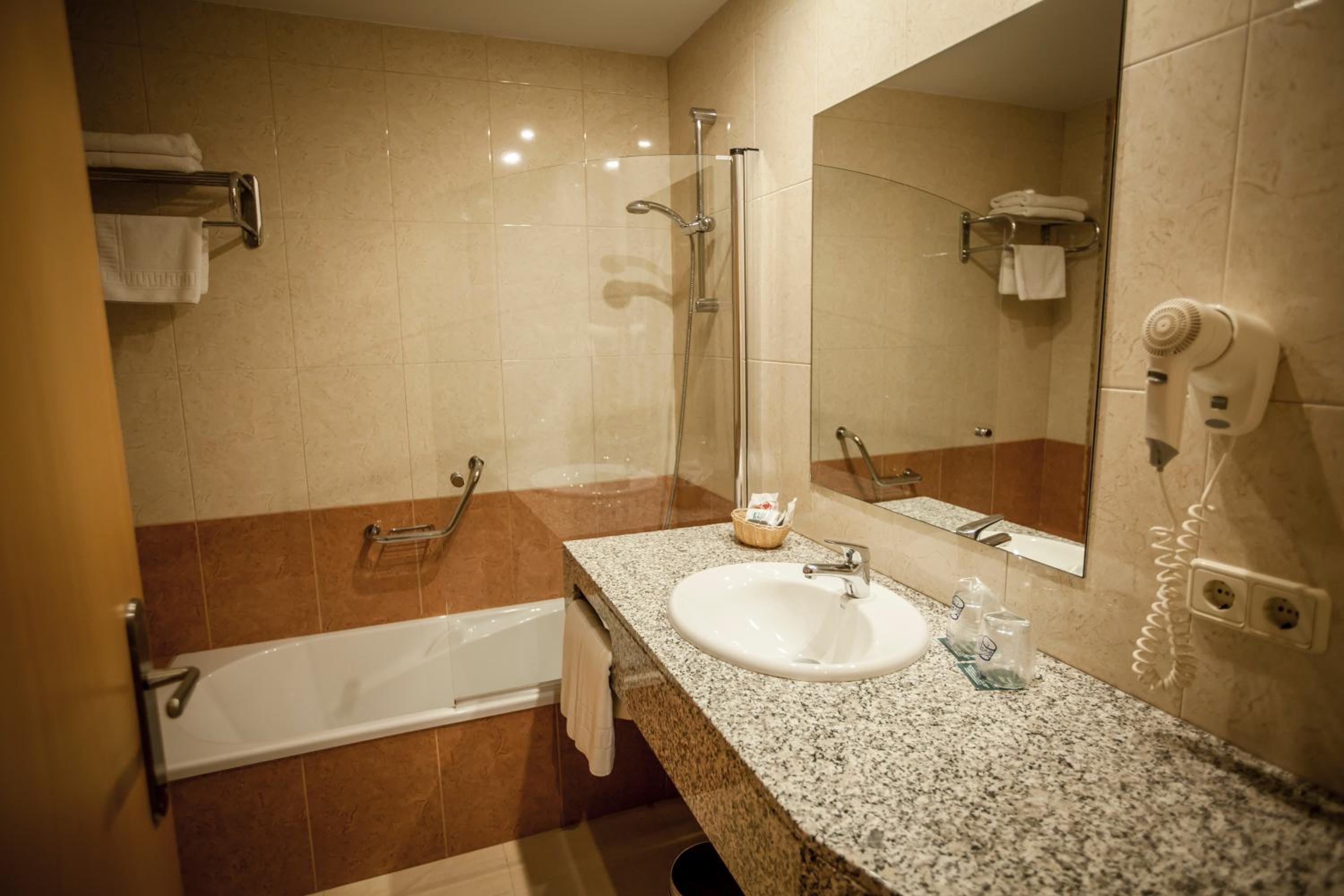 Double or Twin Room photo 2
