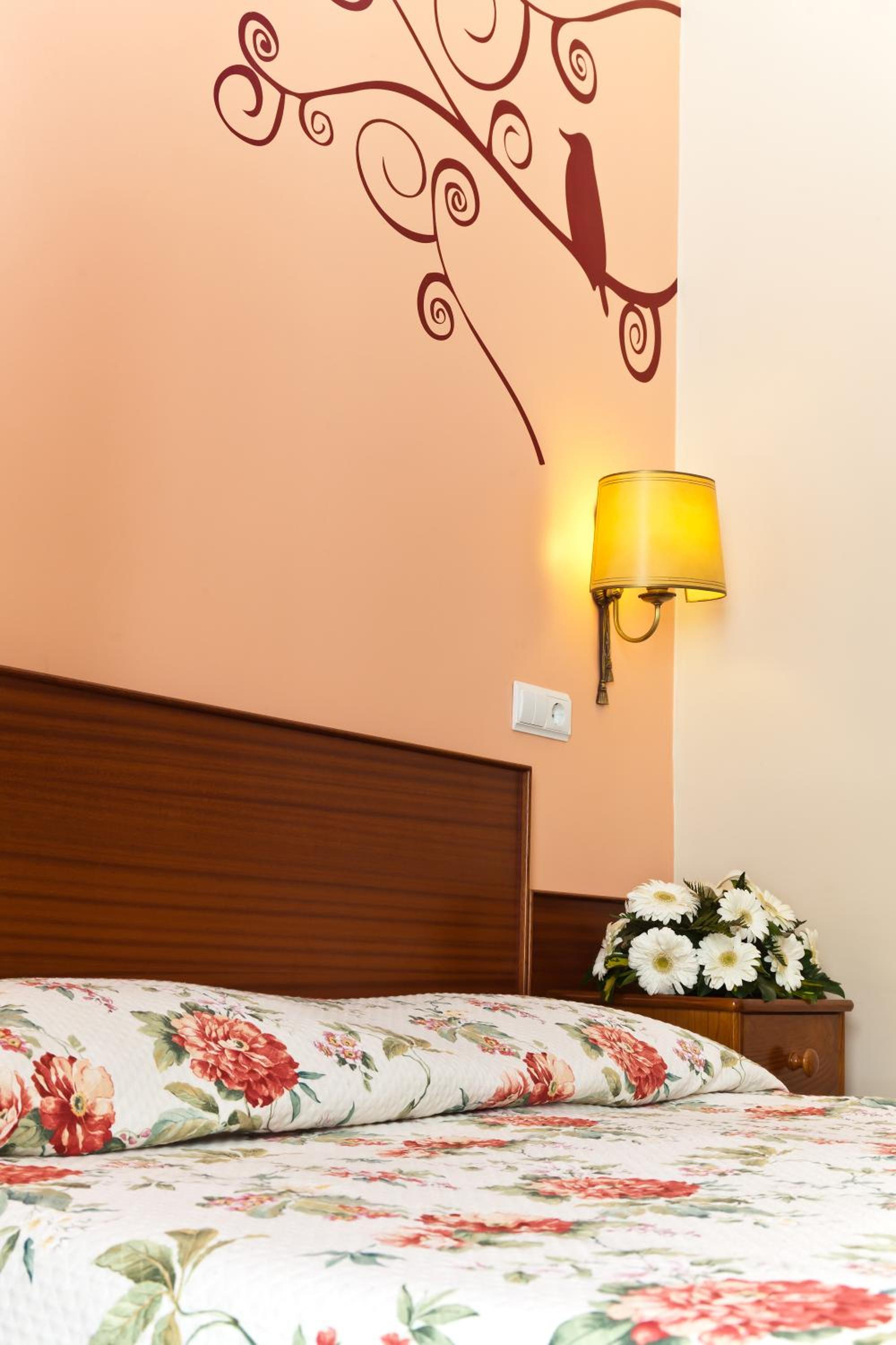 Small Single Room photo 1