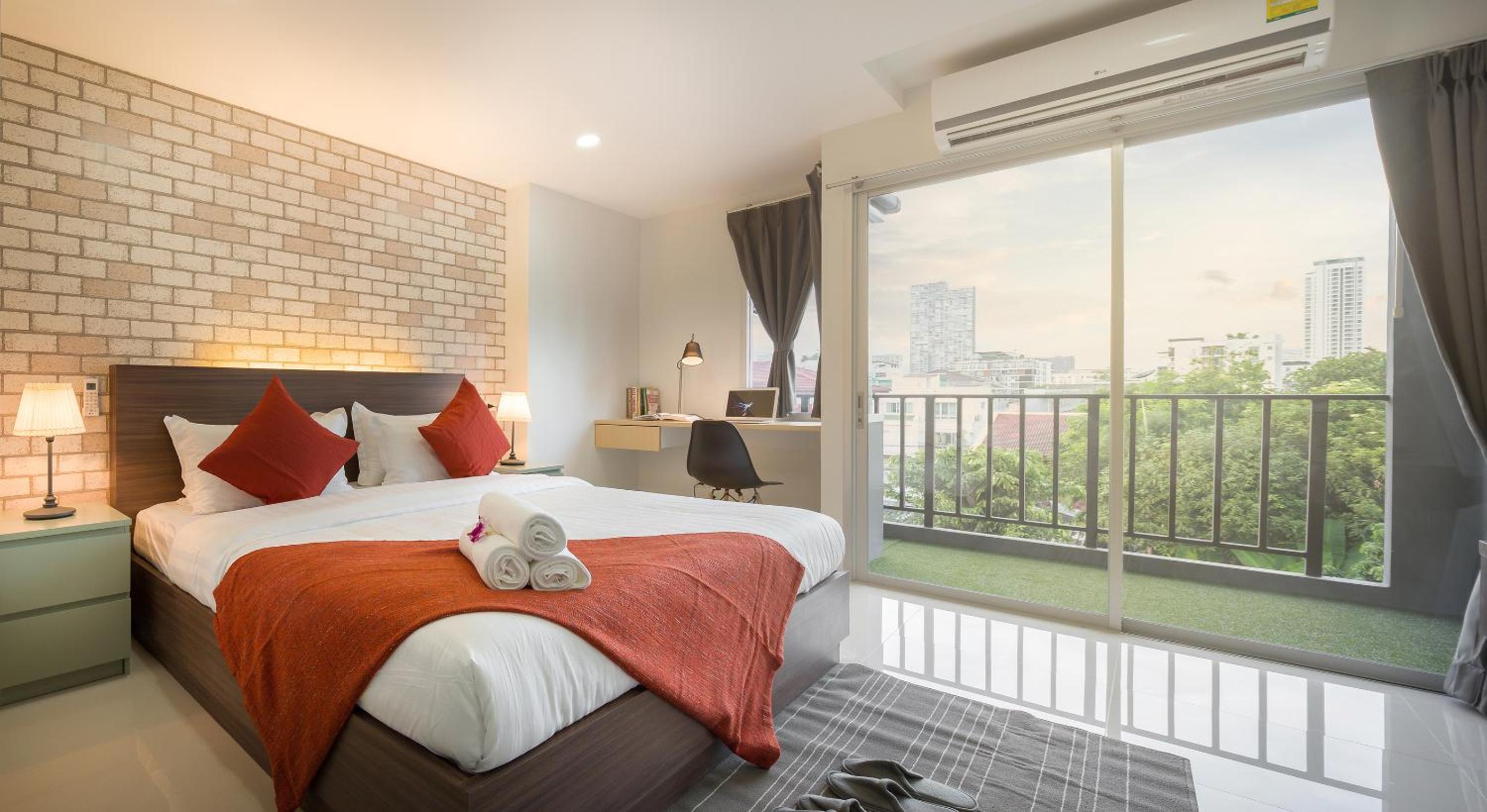 Deluxe Double Room with Balcony photo 1