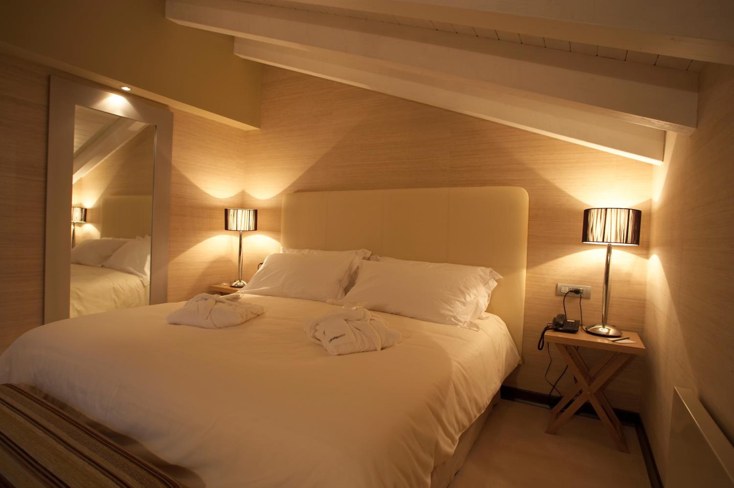 Junior Suite (2 Adults + 2 Children) - Photo 12