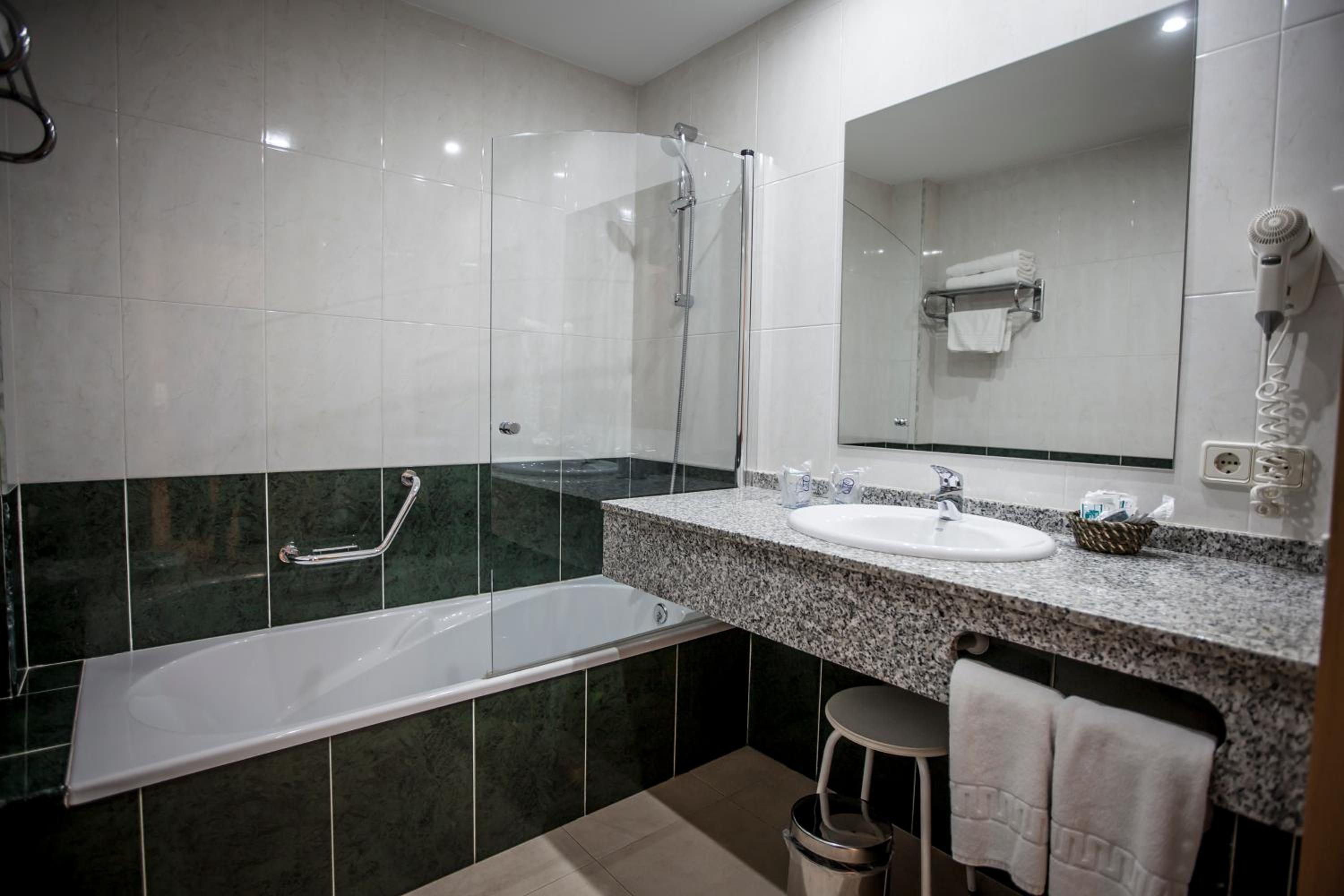 Superior Double or Twin Room photo 2