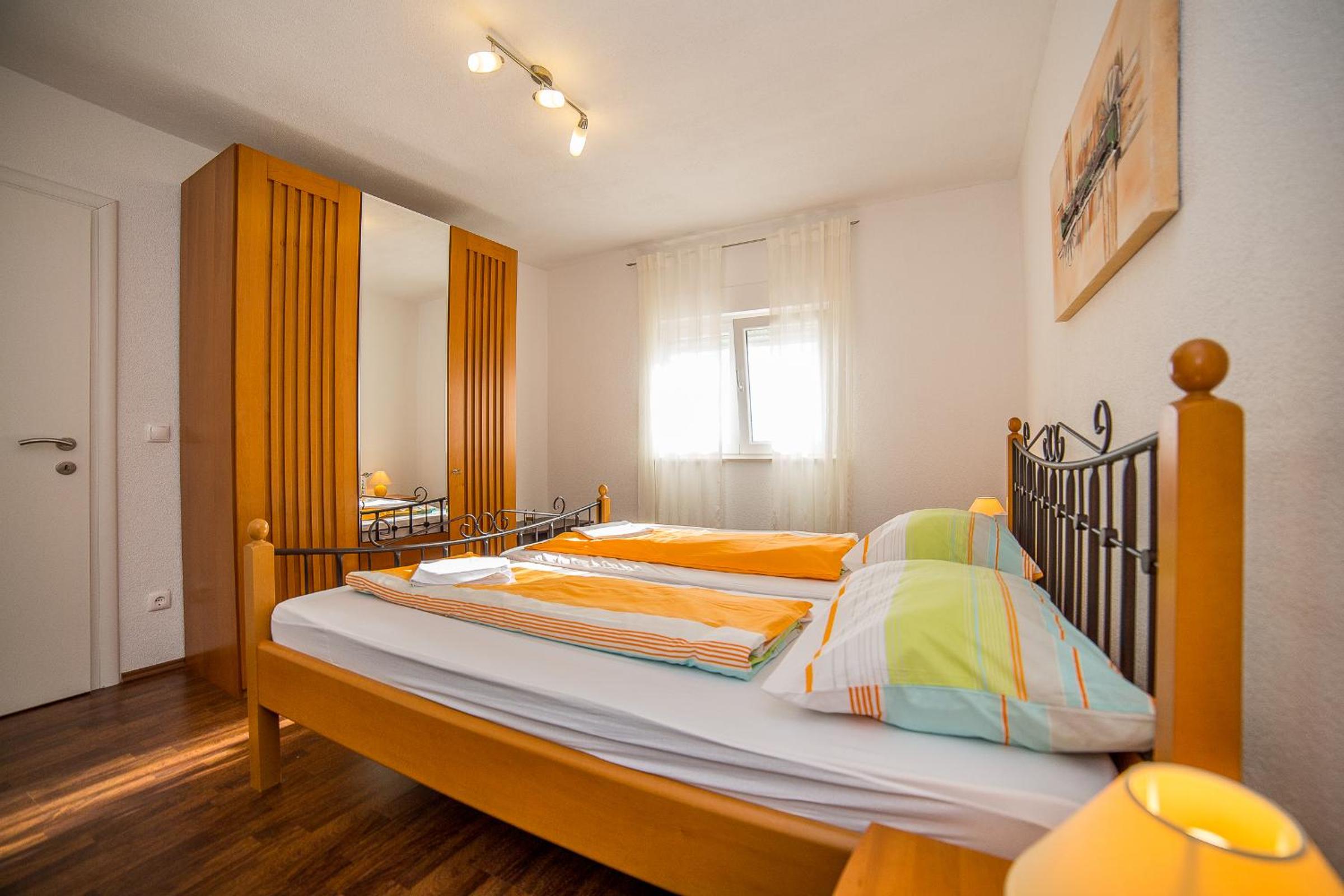 One-Bedroom Apartment with Patio and Sea View photo 3