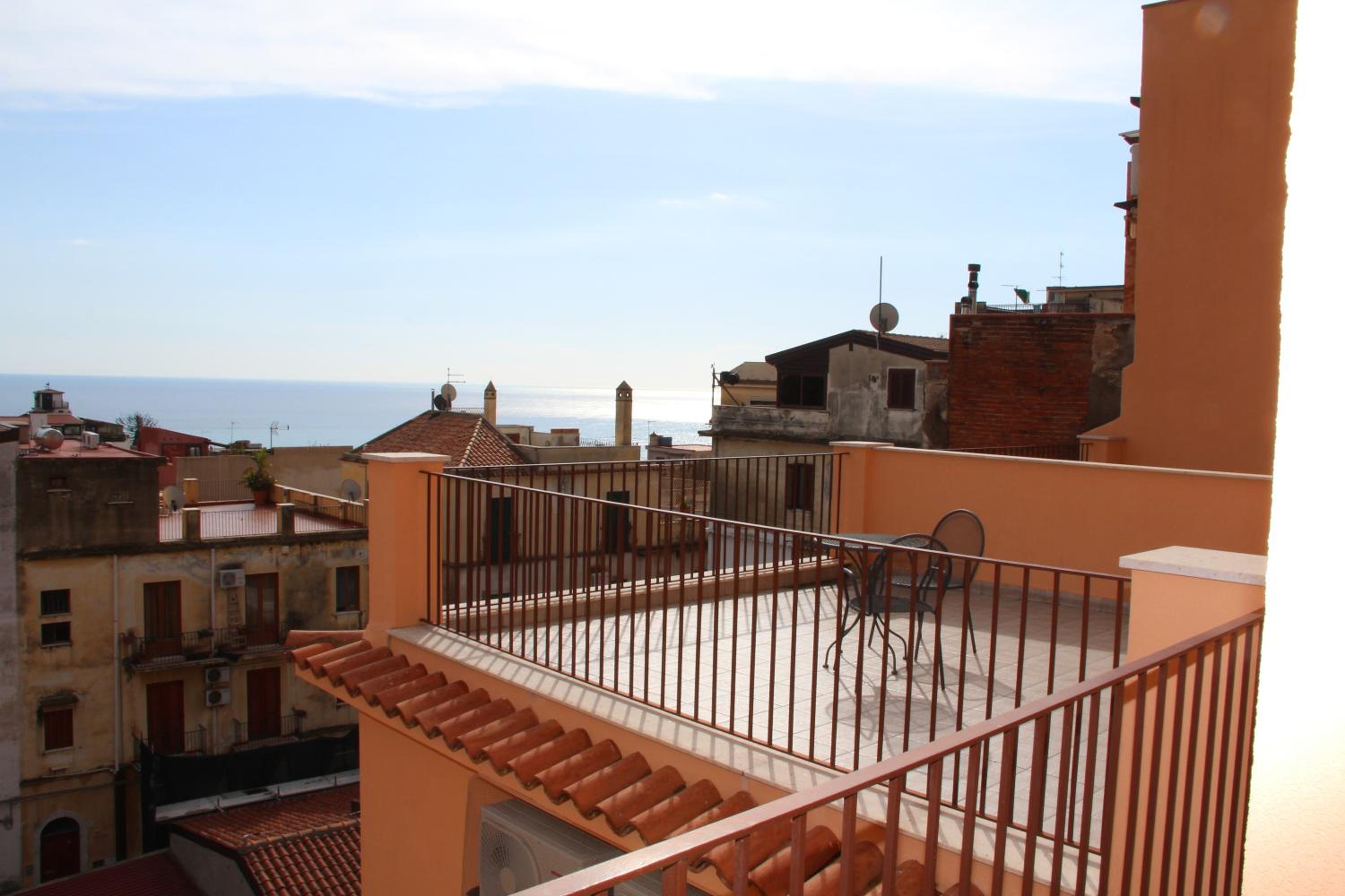 Double or Twin Room with Sea View photo 1