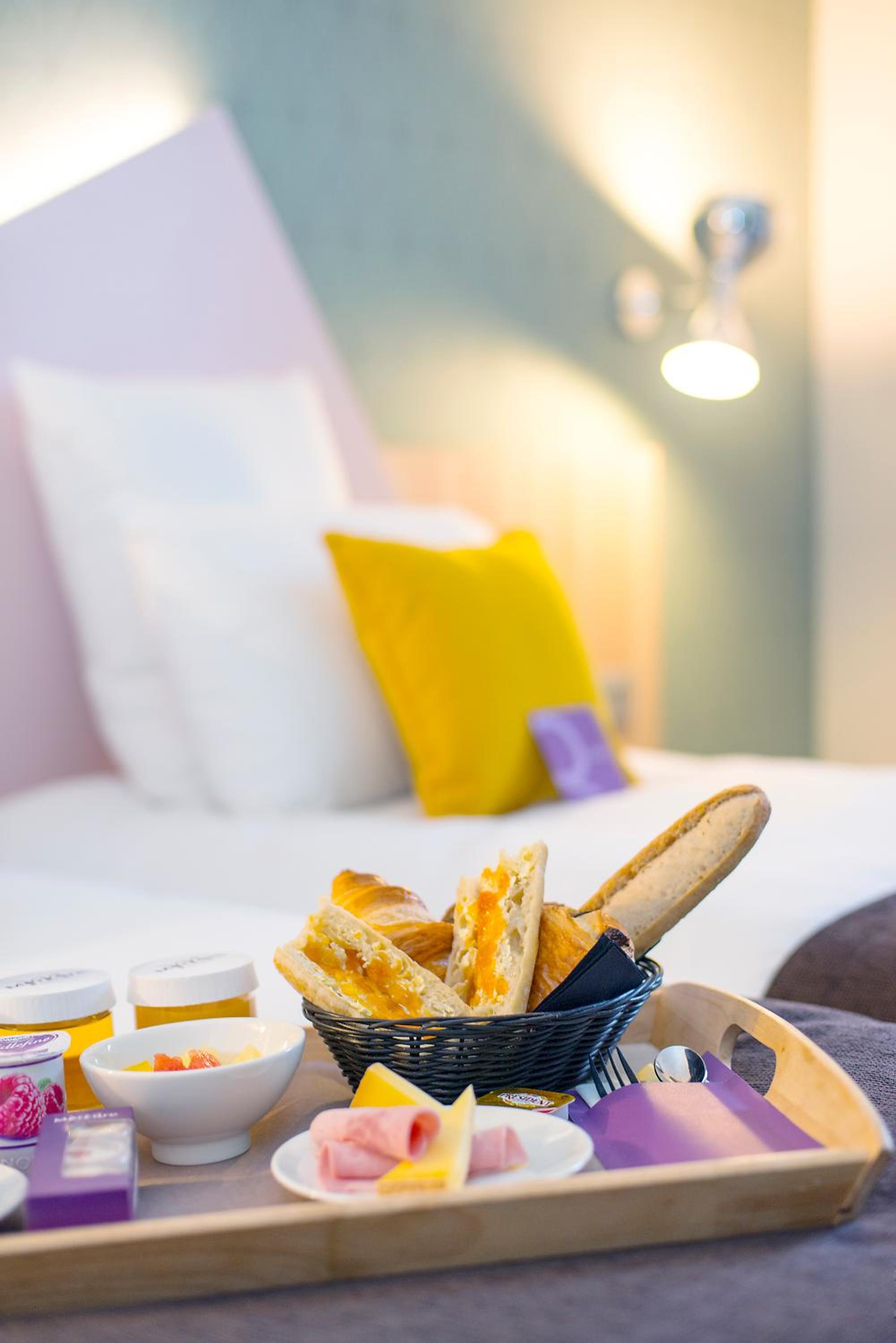 Standard One Double Bed - Photo 10