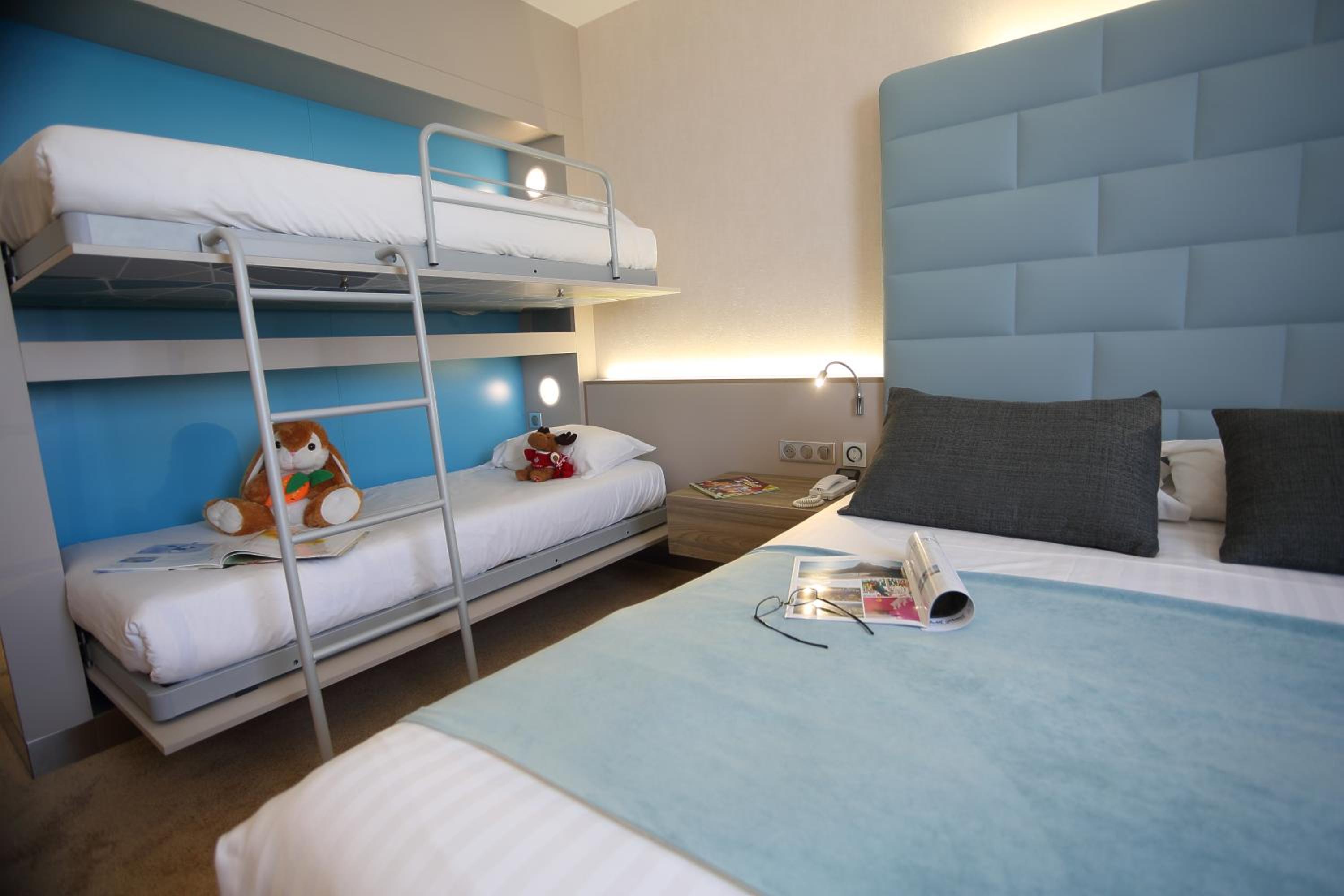 Premium Quadruple Room - Photo 3