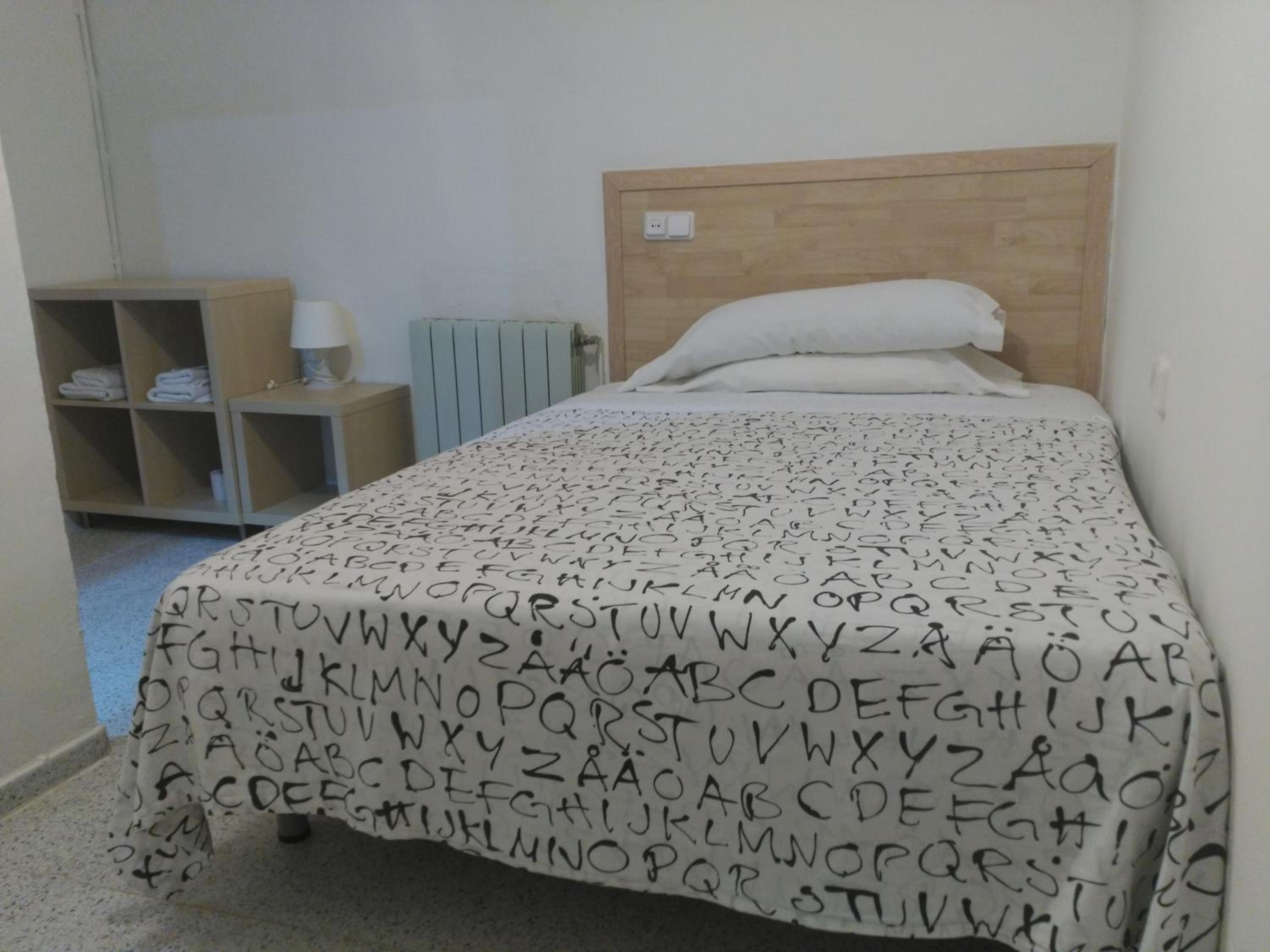 Single Room with Private Bathroom photo 3