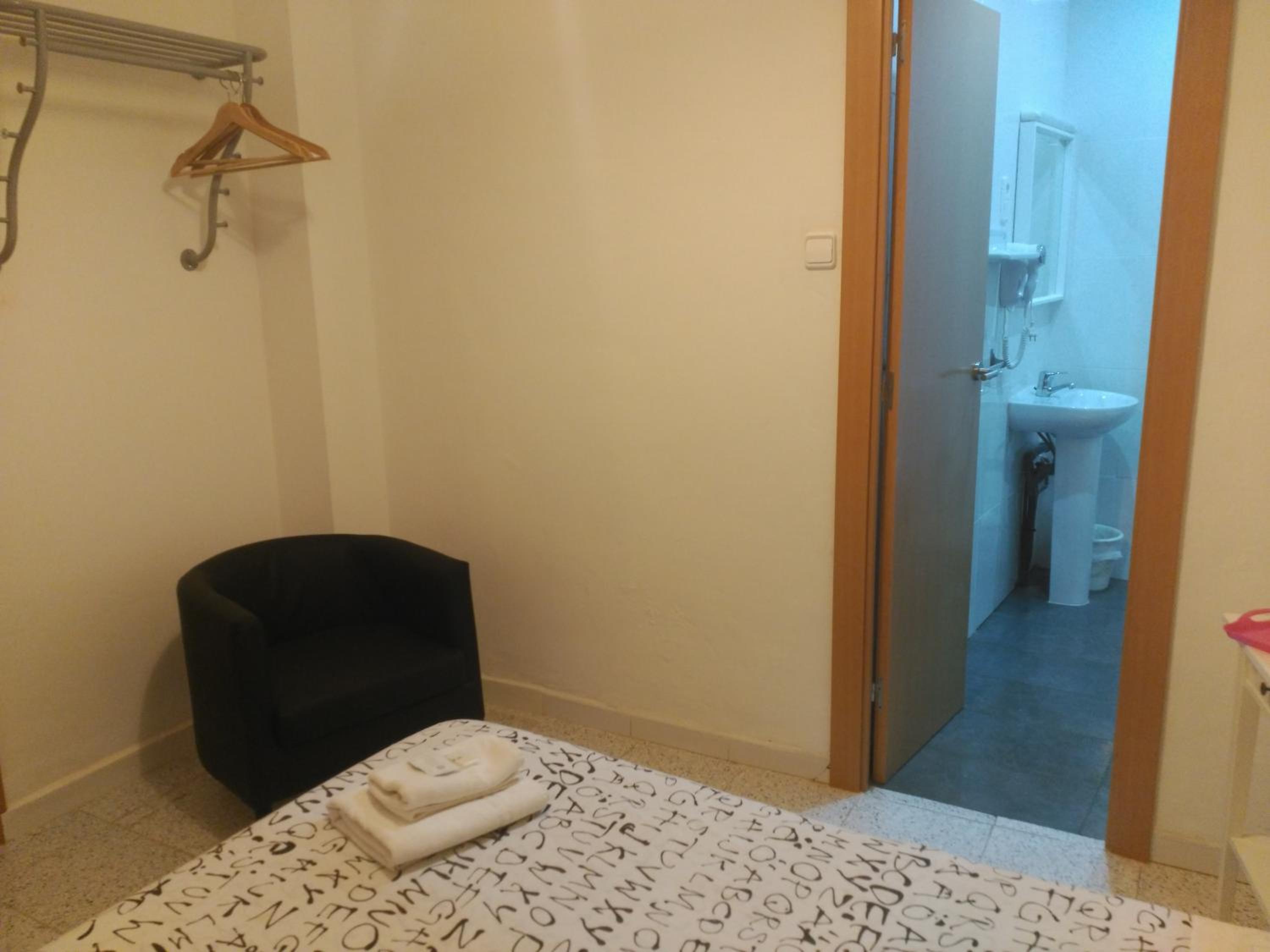 Habitación Doble Económica con Baño Privado