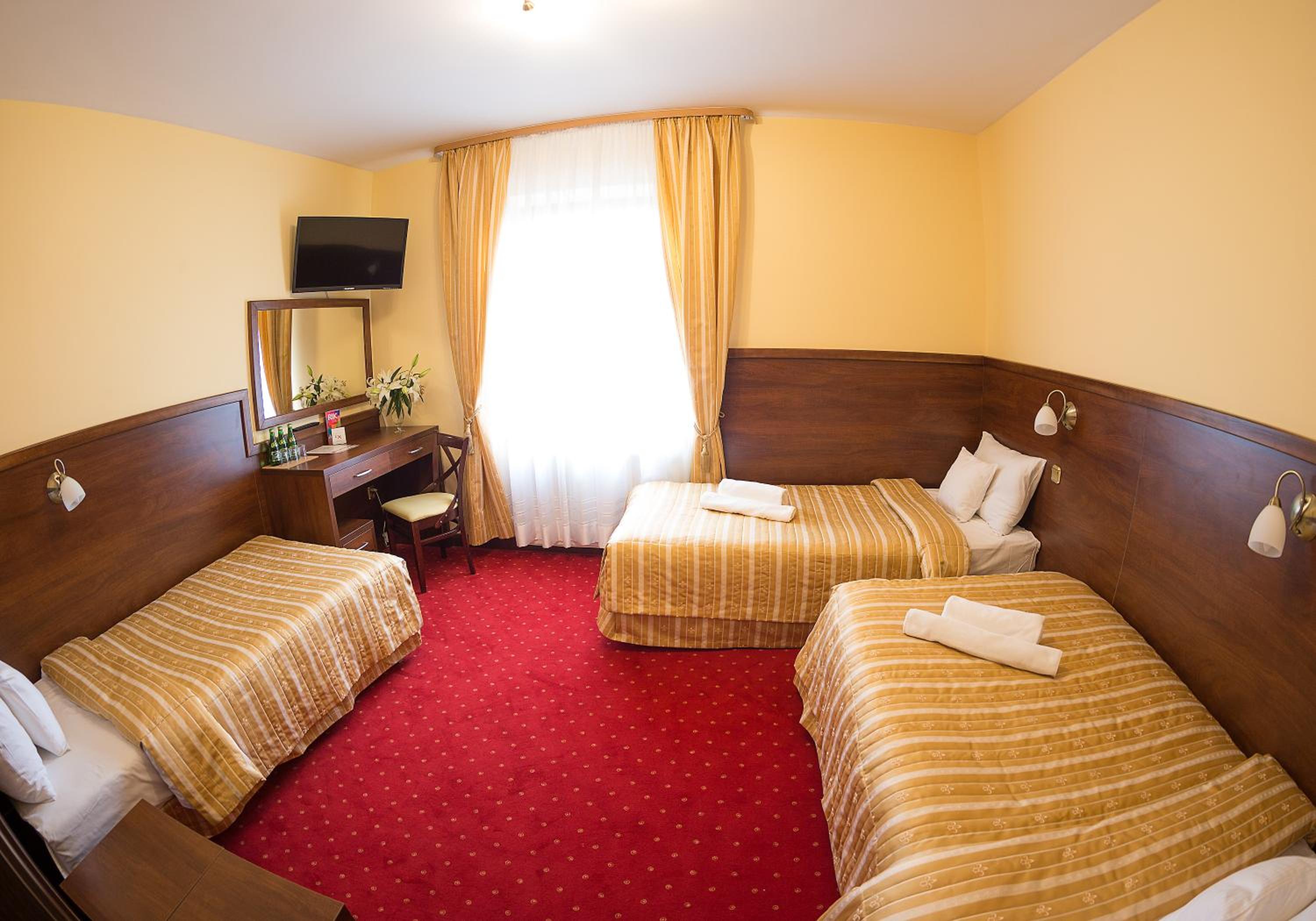 Standard Triple Room - Photo 1