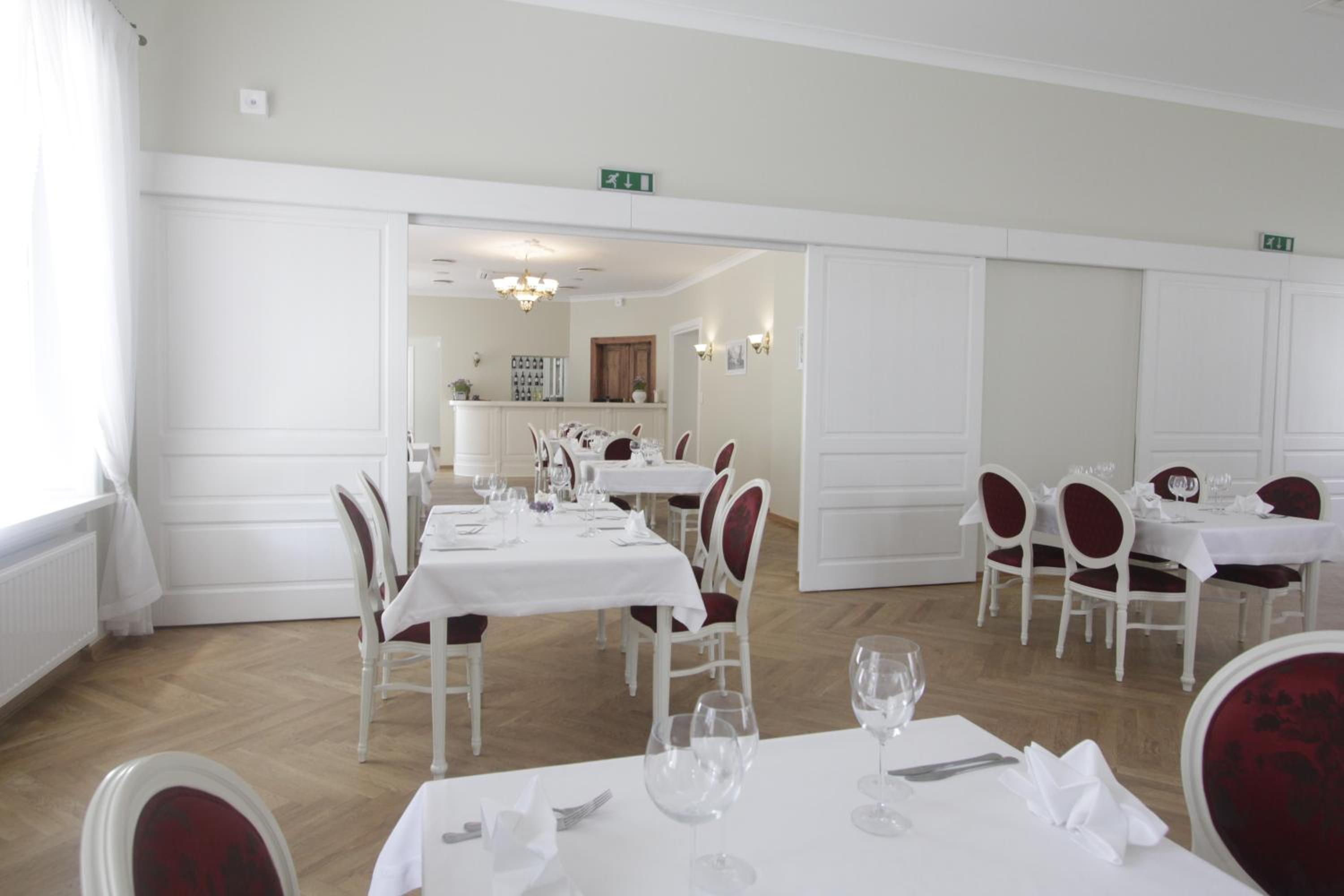Twin Room - Photo 10