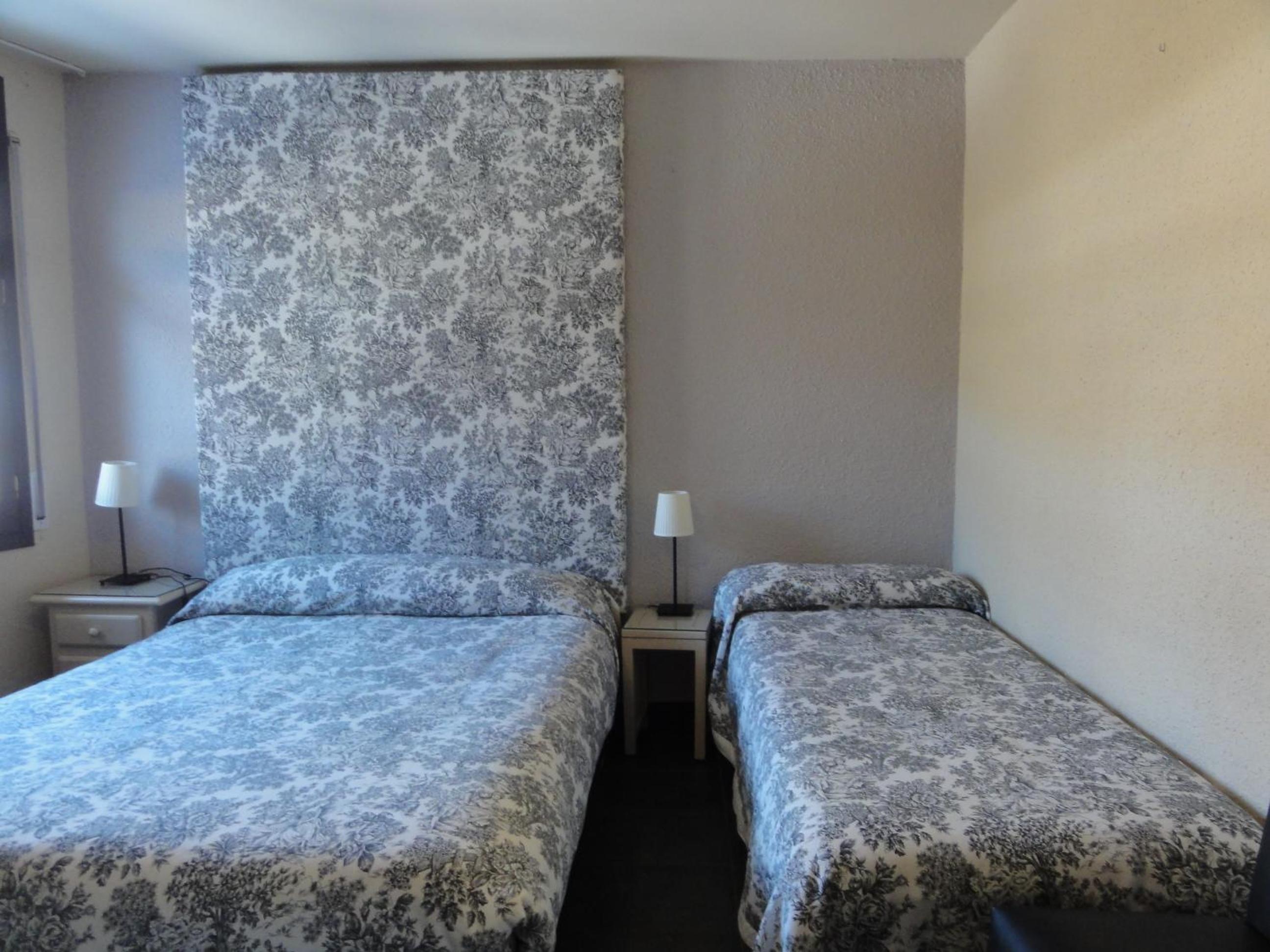 Double or Twin Room with Mountain View