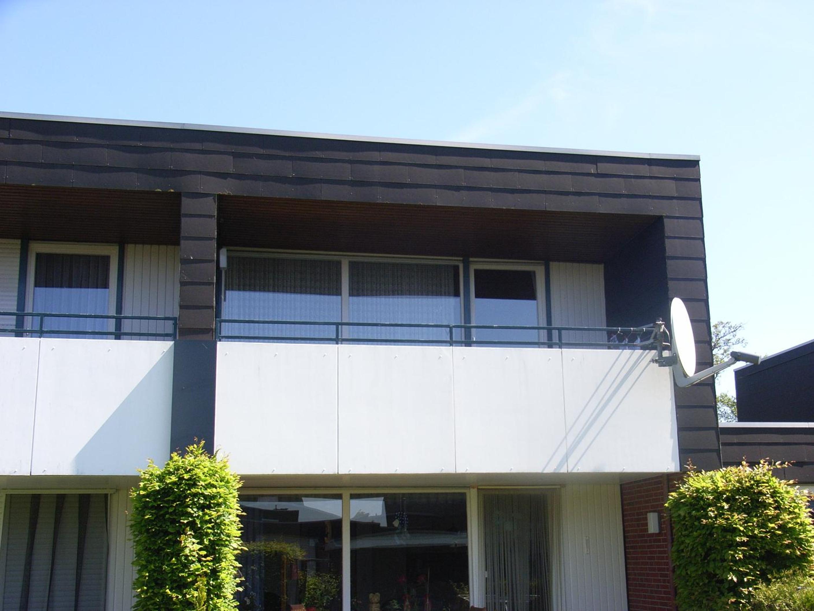 Apartment with Balcony photo 2