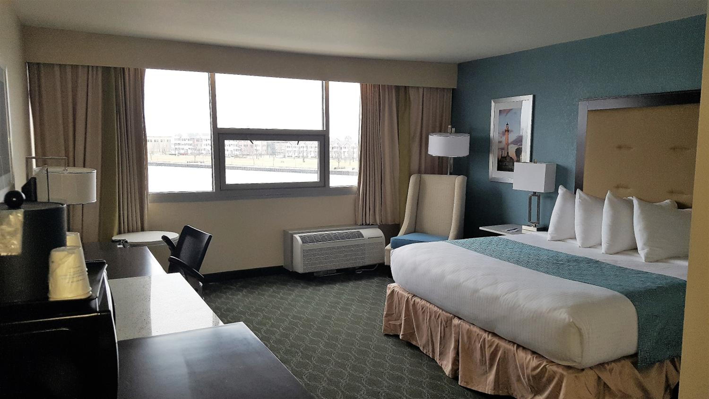 King Room with Lake View - Mobility Accessible/Non-Smoking - Photo 2